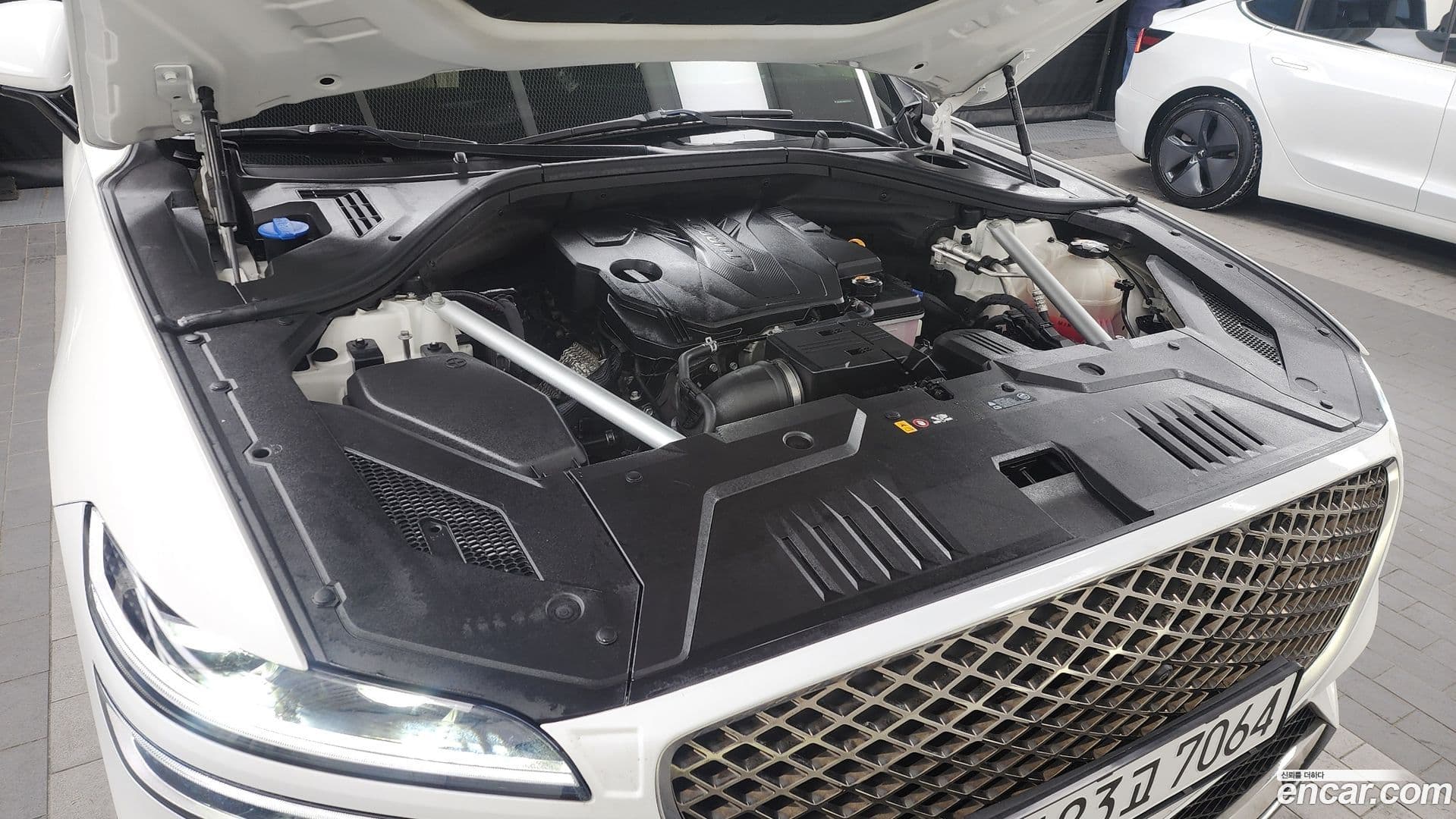 Main__Slider__Photo:GV70 Genesis 2021.2-5