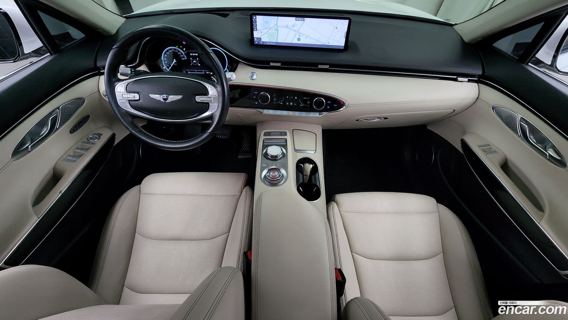 Main__Slider__Photo:GV70 Genesis 2021.2-6