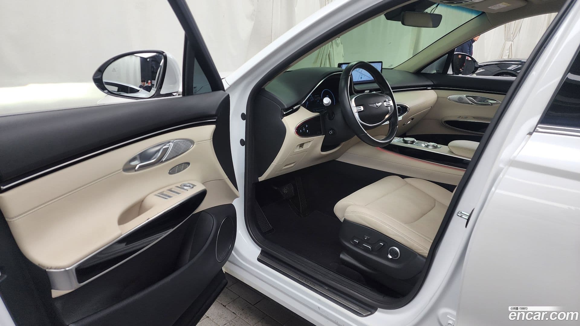 Main__Slider__Photo:GV70 Genesis 2021.2-9