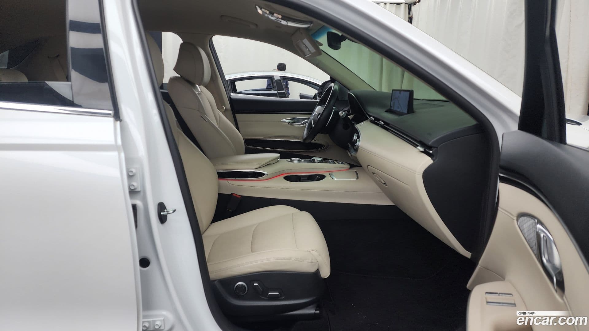 Main__Slider__Photo:GV70 Genesis 2021.2-10