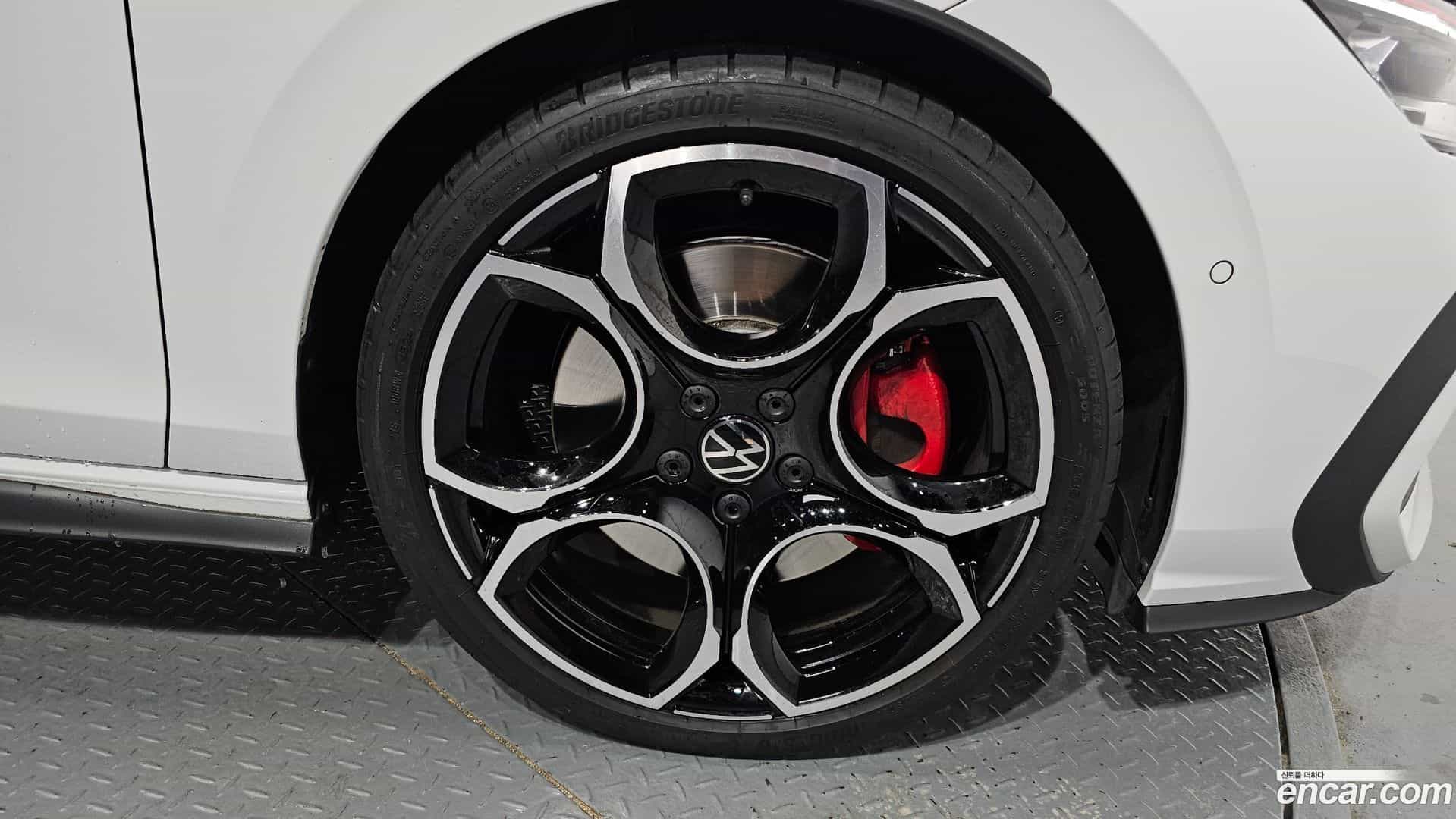 Golf Volkswagen 2025.5-OUTER-005