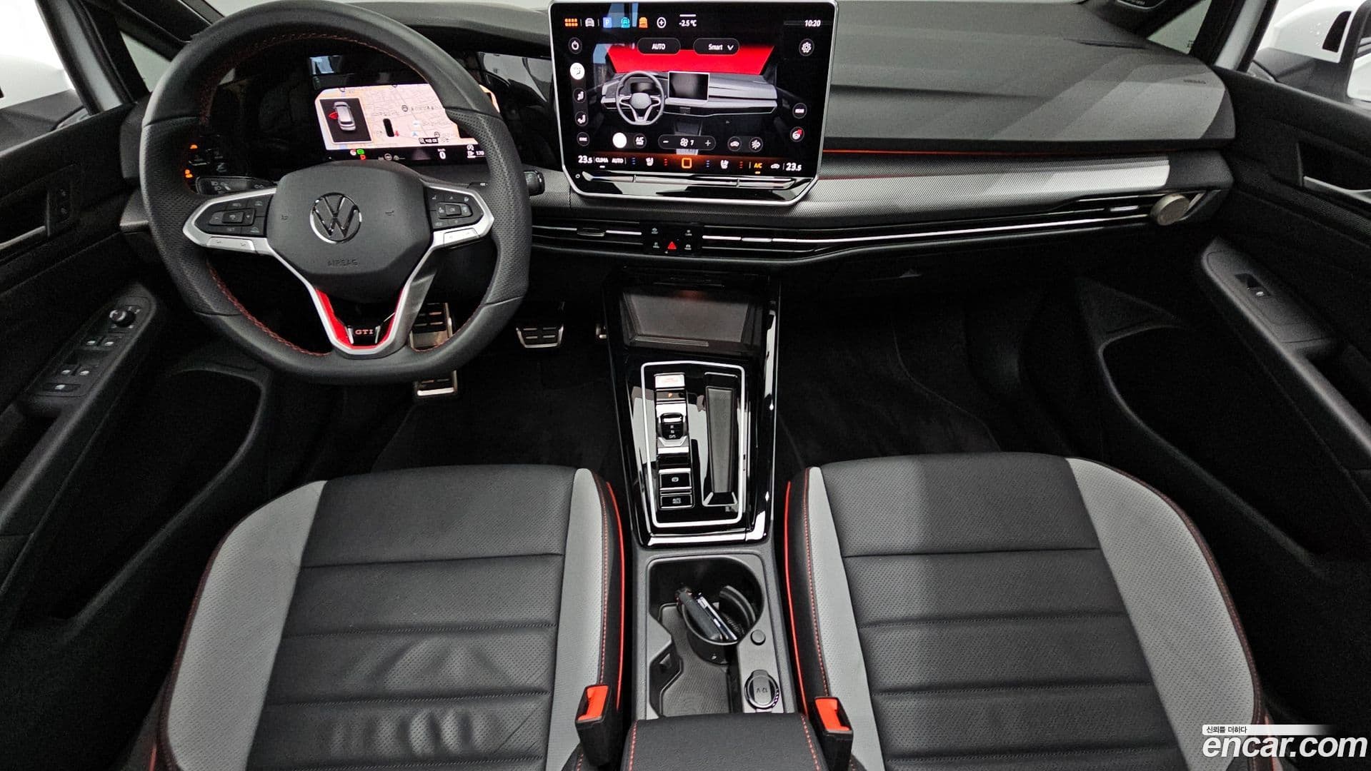 Main__Slider__Photo:Golf Volkswagen 2025.5-6