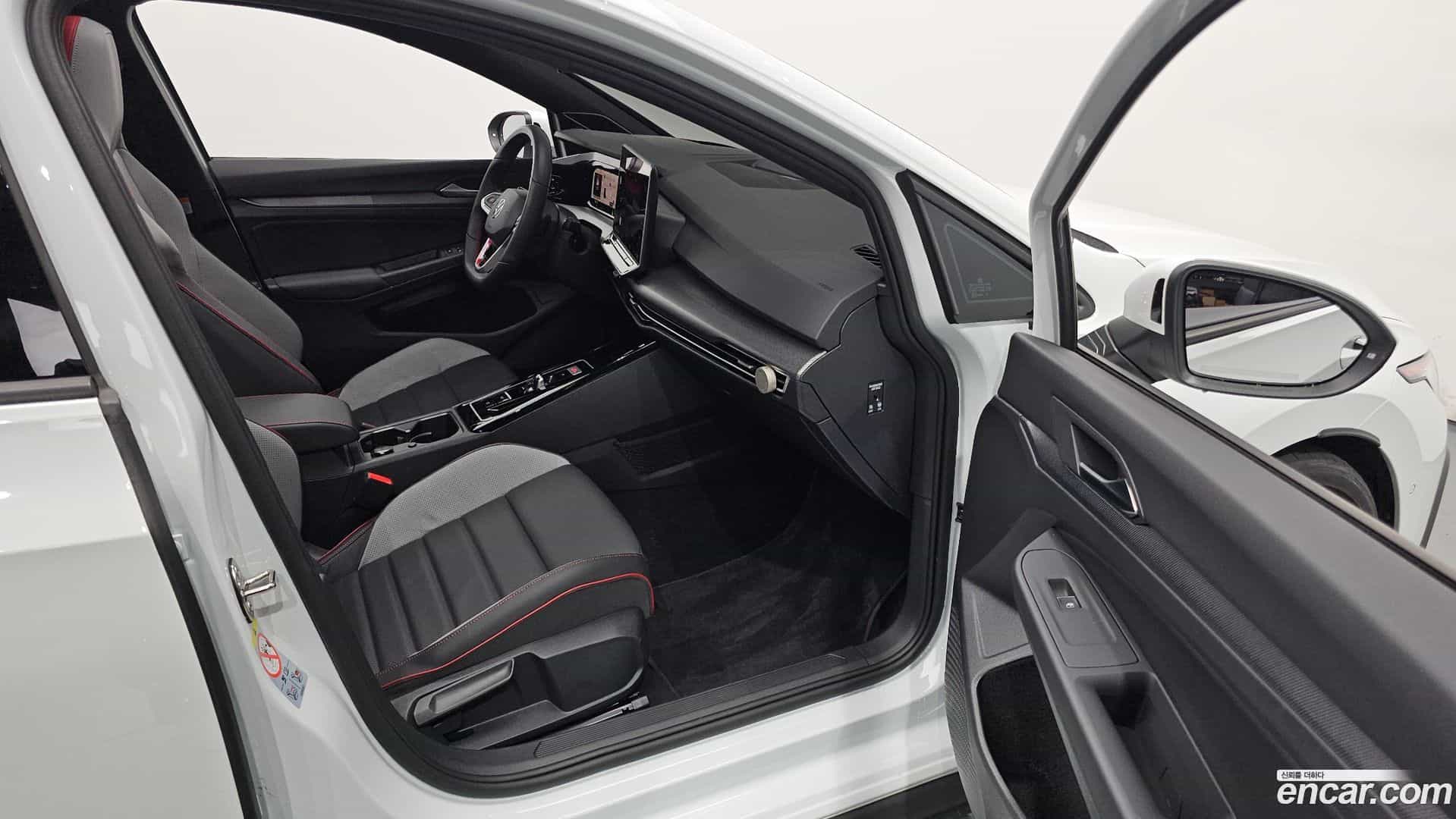 Golf Volkswagen 2025.5-INNER-010