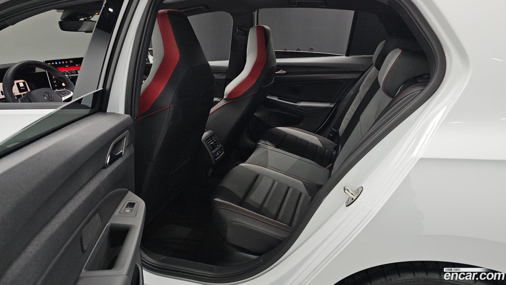 Main__Slider__Photo:Golf Volkswagen 2025.5-11