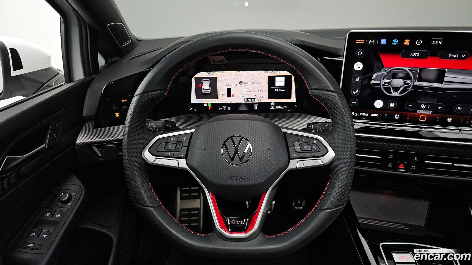 Main__Slider__Photo:Golf Volkswagen 2025.5-12