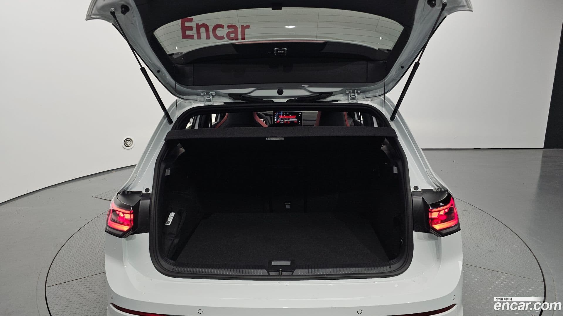 Main__Slider__Photo:Golf Volkswagen 2025.5-19