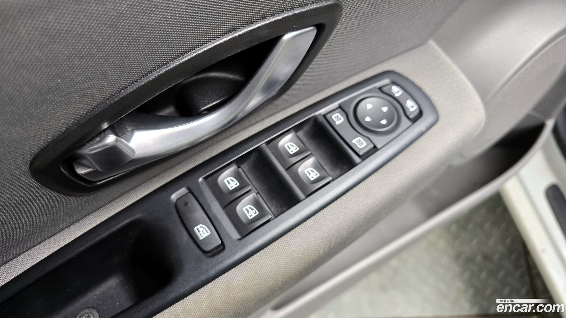 Main__Slider__Photo:SM3 Renault-KoreaSamsung 2010.6-12