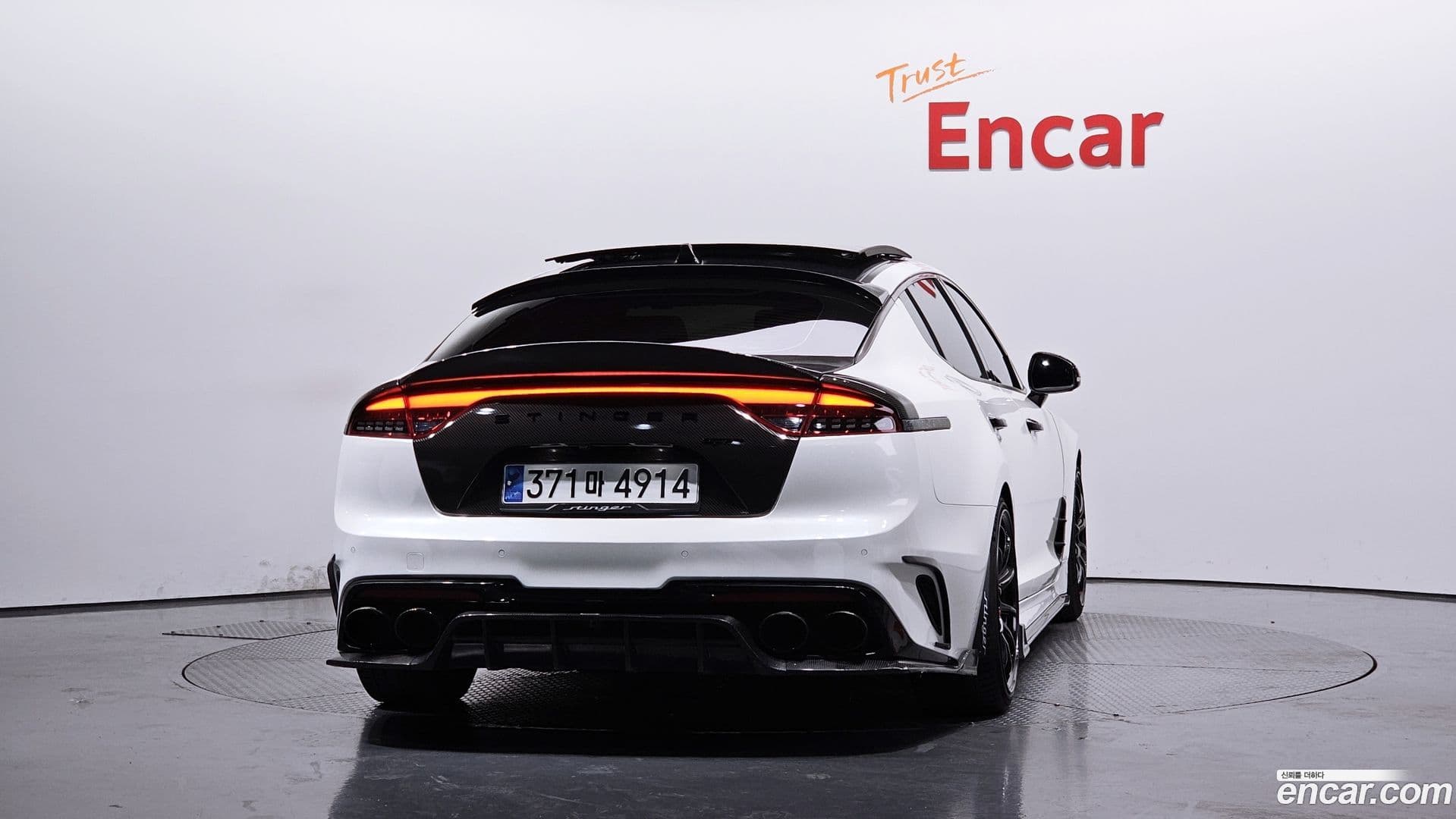 Main__Slider__Photo:Stinger Kia 2017.6-3