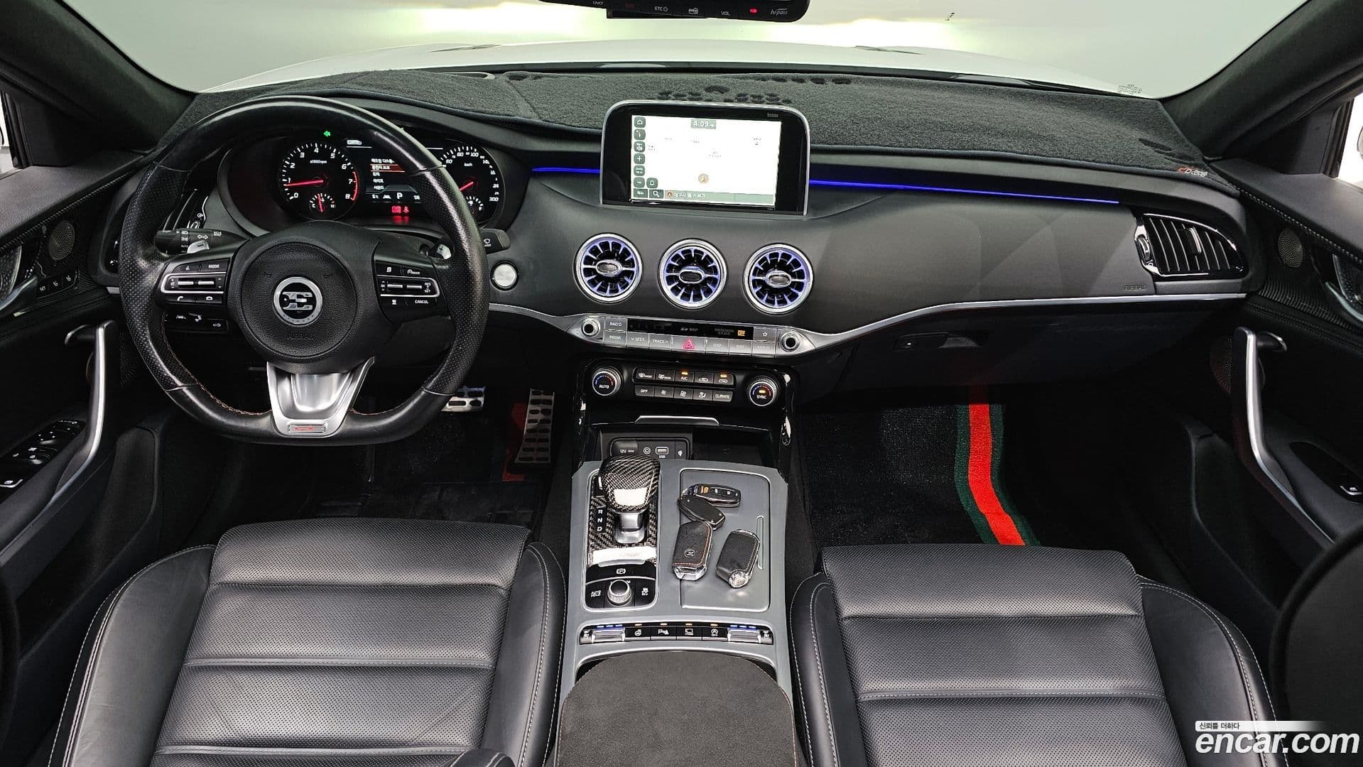 Main__Slider__Photo:Stinger Kia 2017.6-6