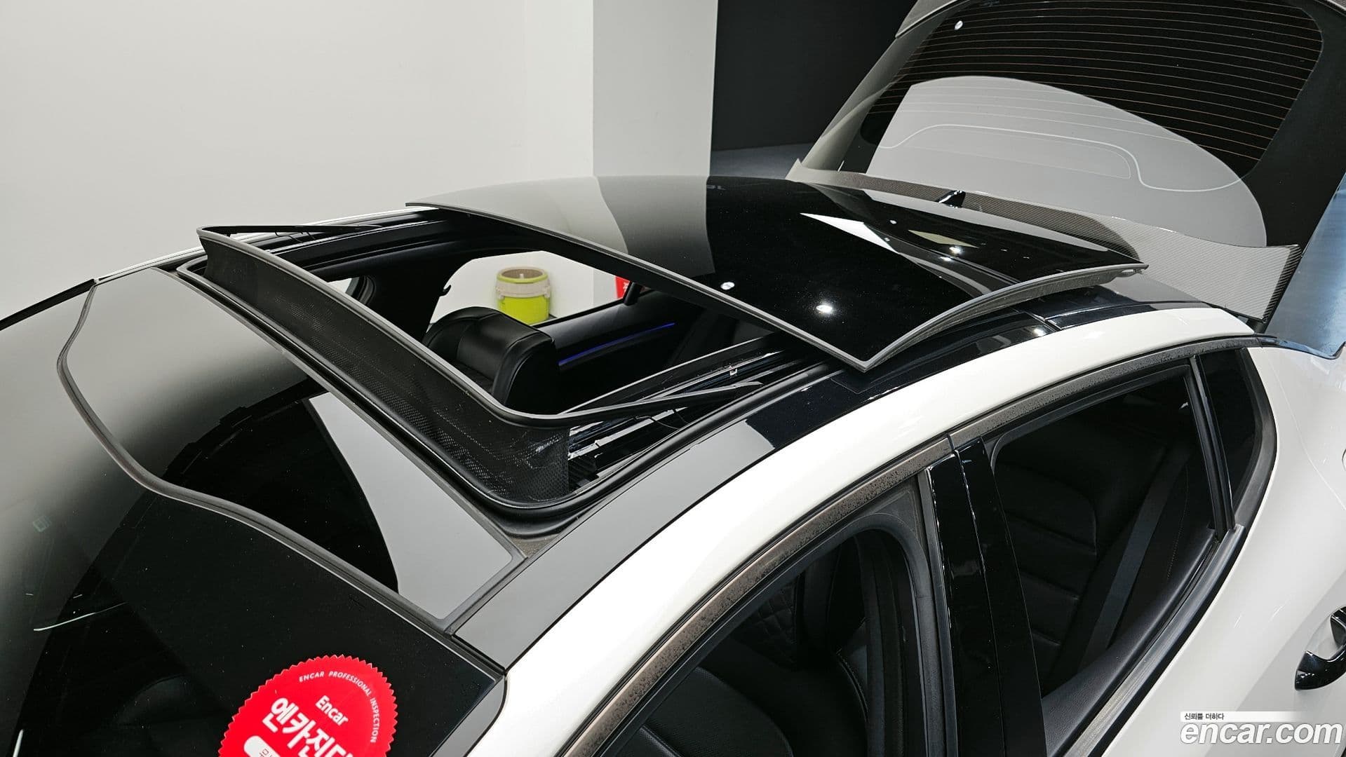 Main__Slider__Photo:Stinger Kia 2017.6-16