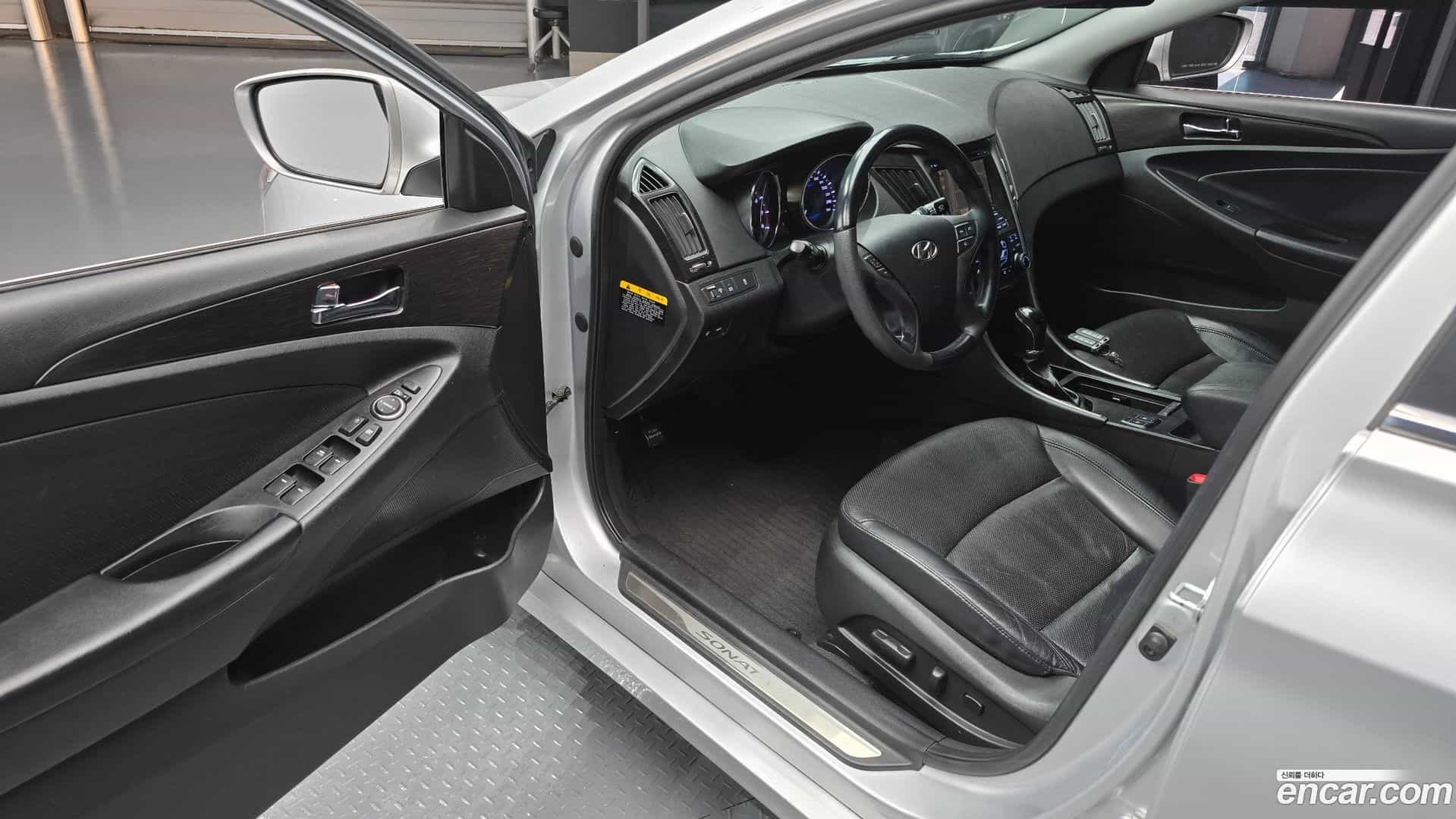 Sonata Hyundai 2011.9-OPTION-015