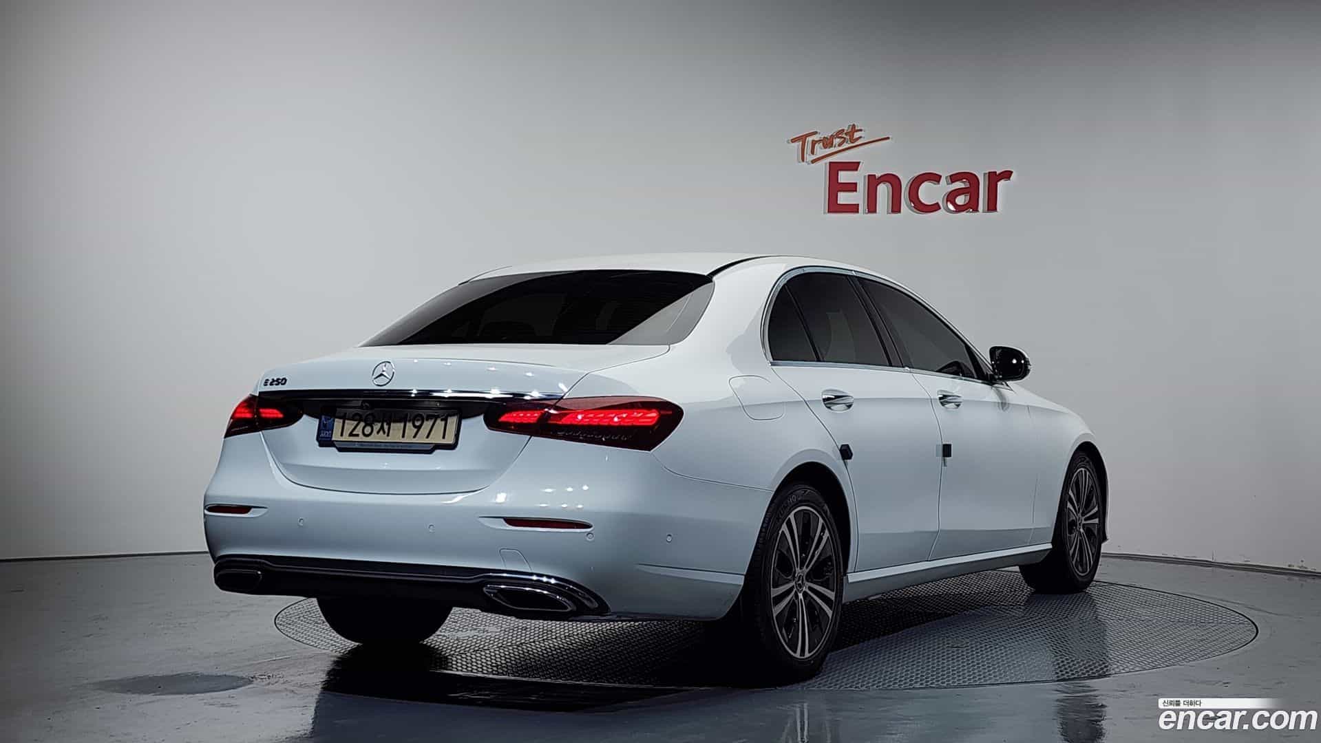 E-Class Mercedes-Benz 2021.4-OUTER-002