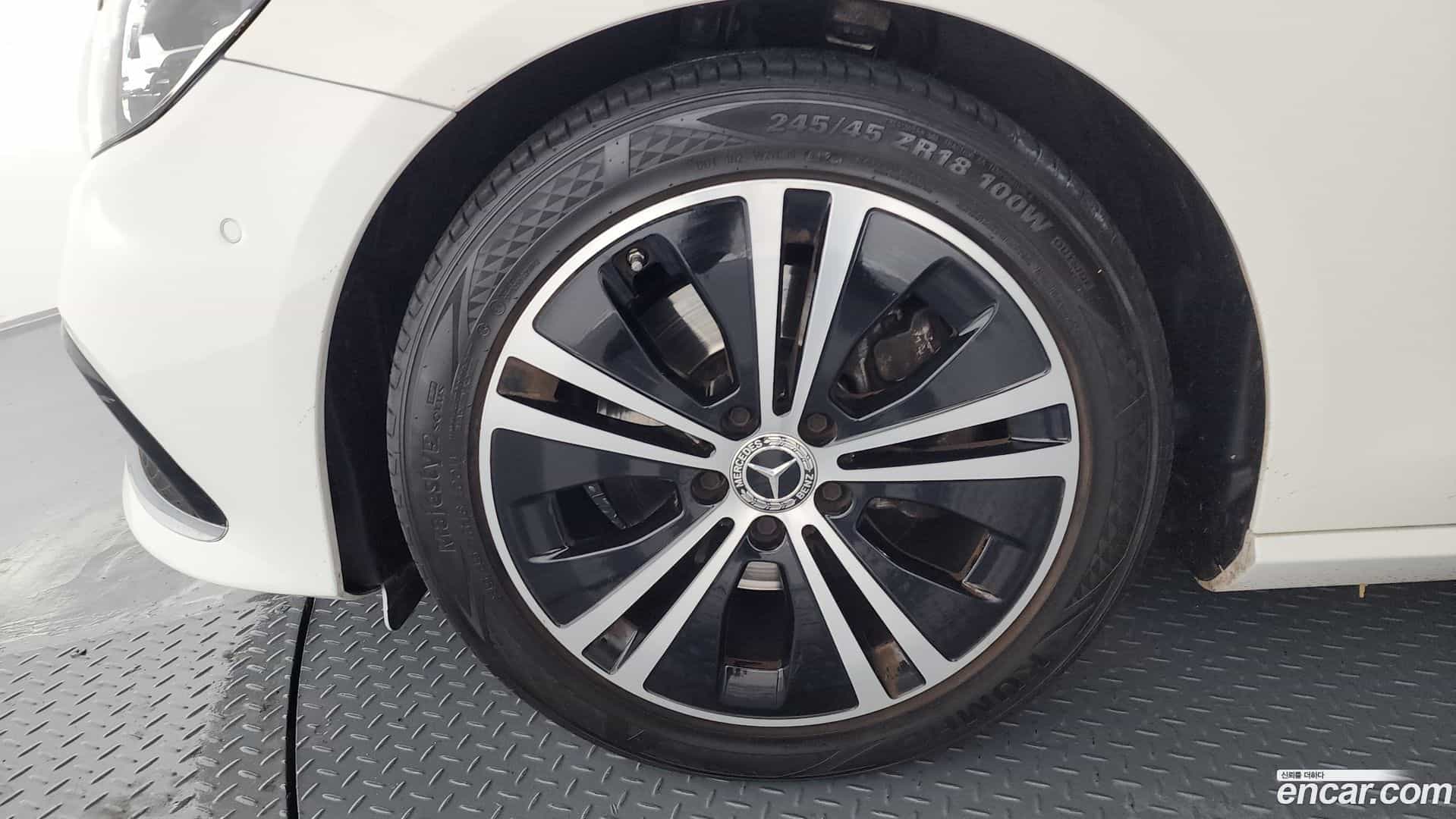 E-Class Mercedes-Benz 2021.4-OUTER-005