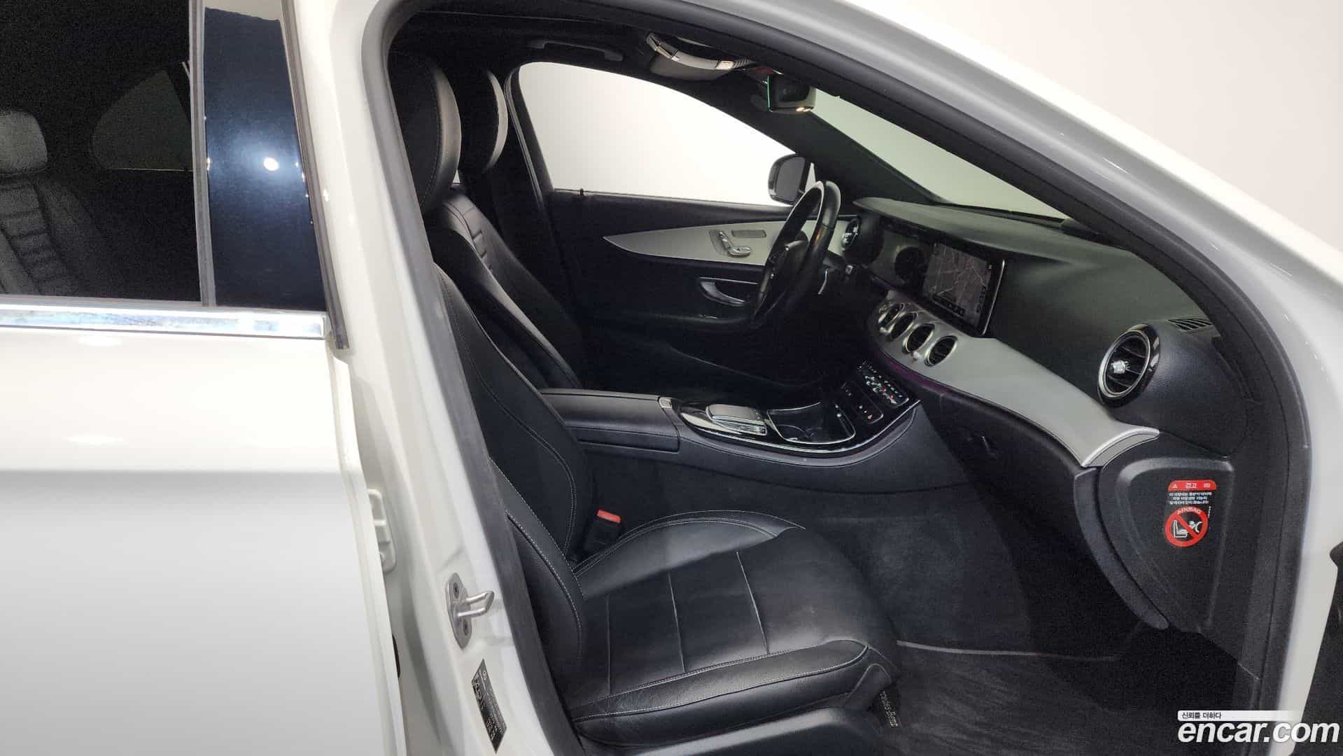 E-Class Mercedes-Benz 2021.4-OPTION-015