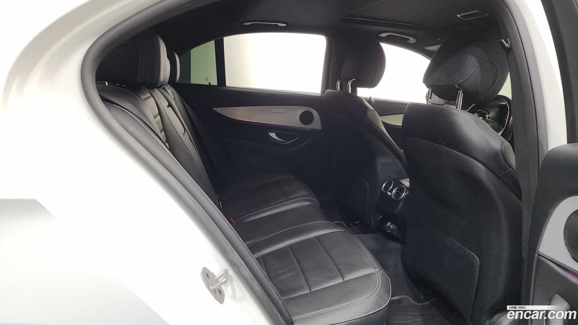 E-Class Mercedes-Benz 2021.4-OPTION-016