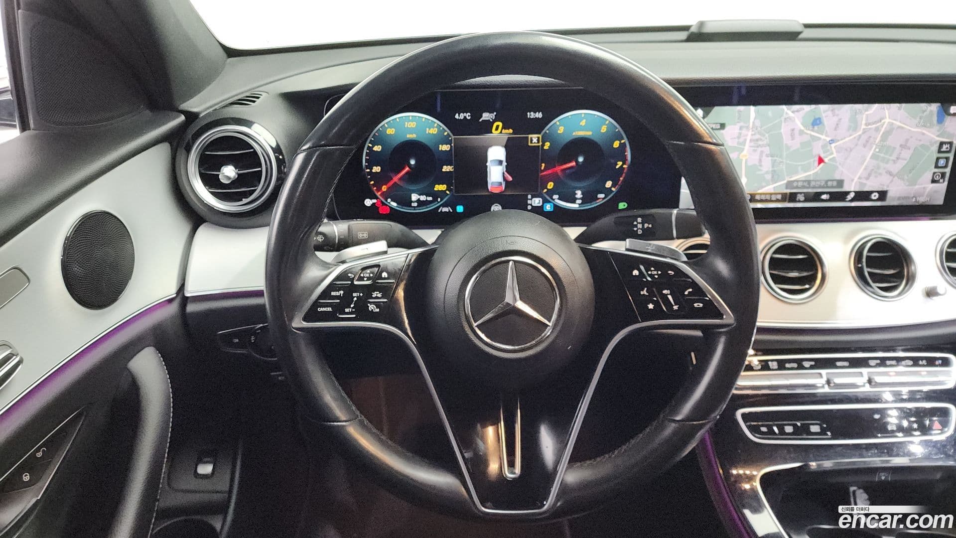 Main__Slider__Photo:E-Class Mercedes-Benz 2021.4-12