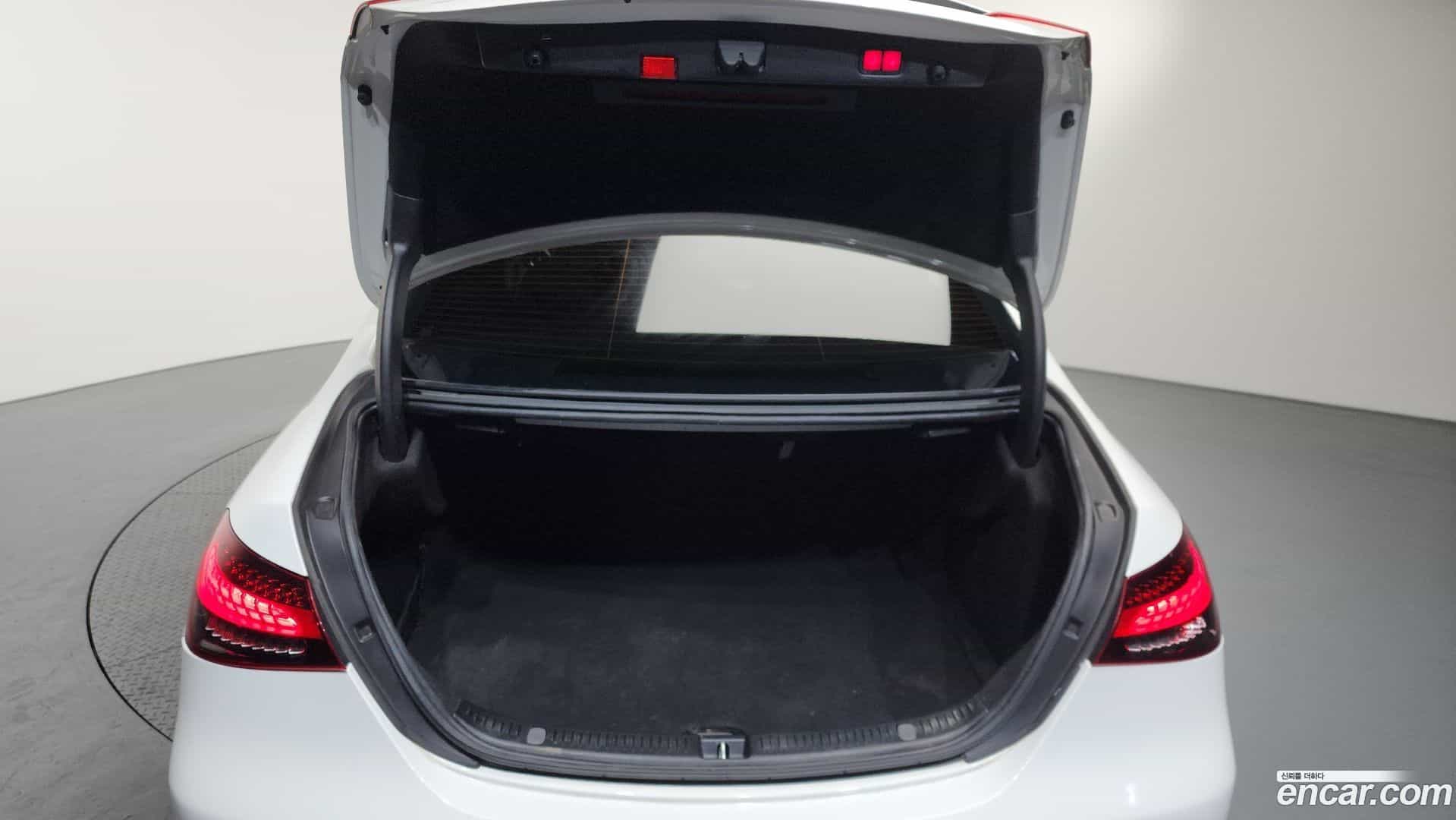 E-Class Mercedes-Benz 2021.4-OPTION-024