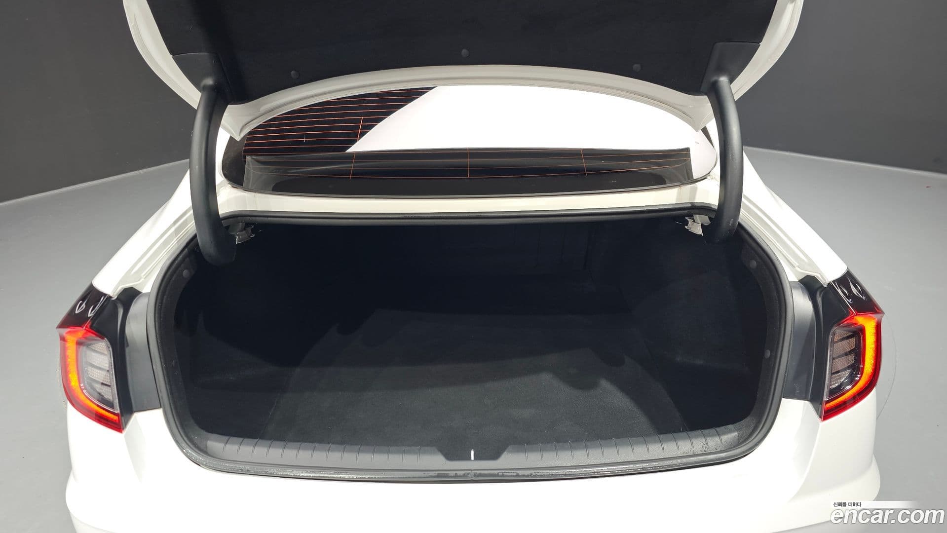 Main__Slider__Photo:Sonata Hyundai 2019.7-19