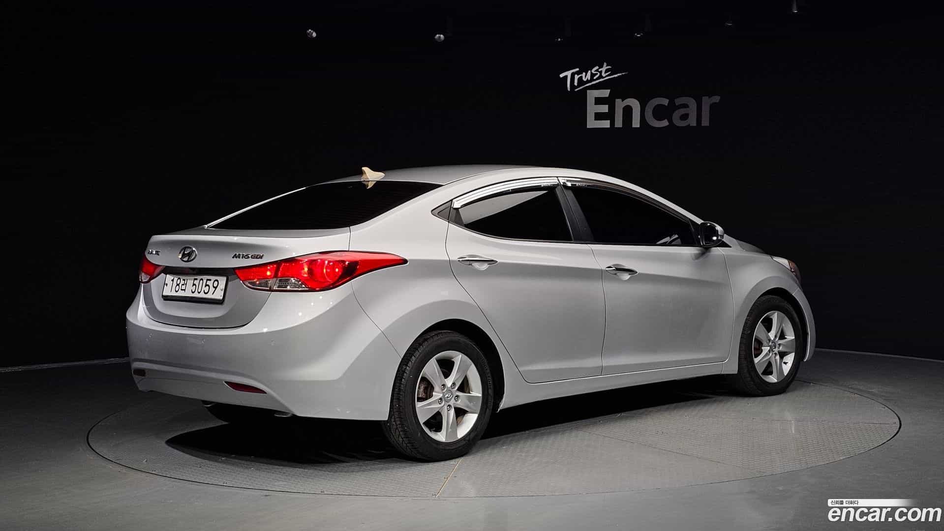 AVANTE Hyundai 2010.9-OUTER-002