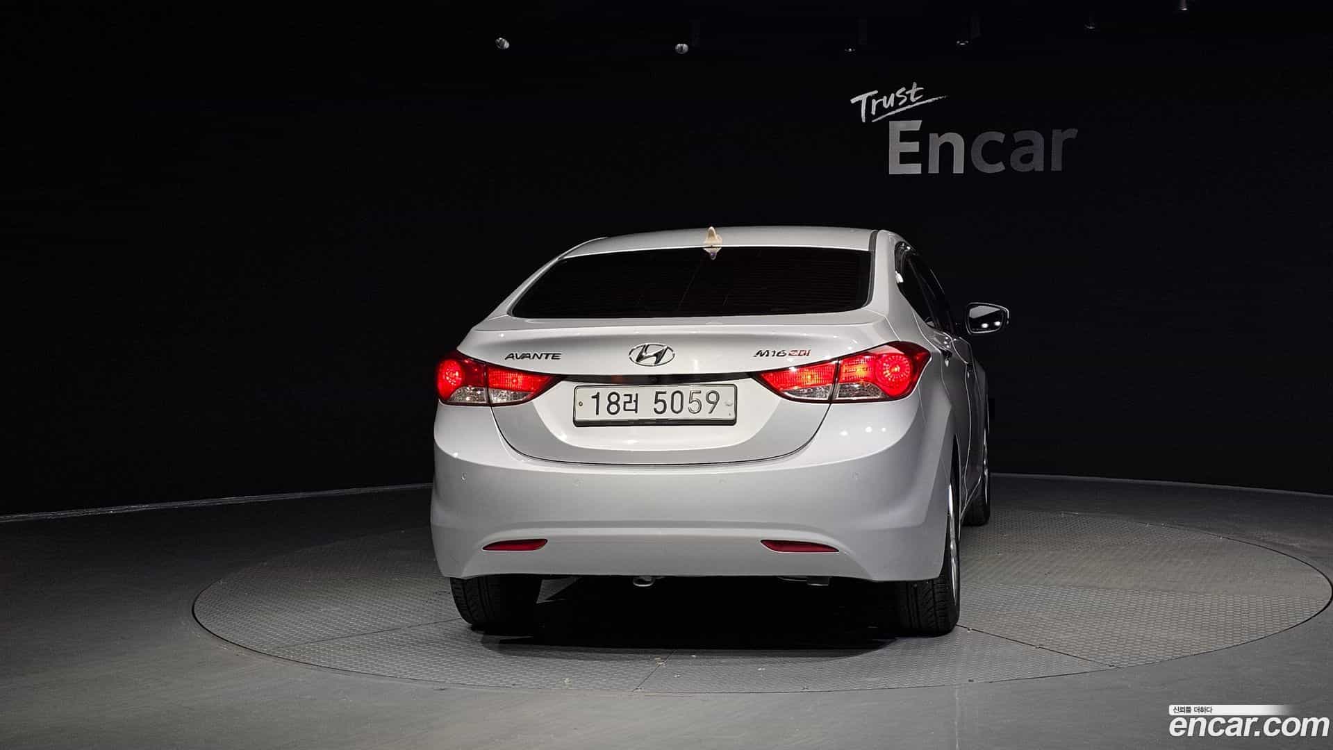 AVANTE Hyundai 2010.9-OUTER-004