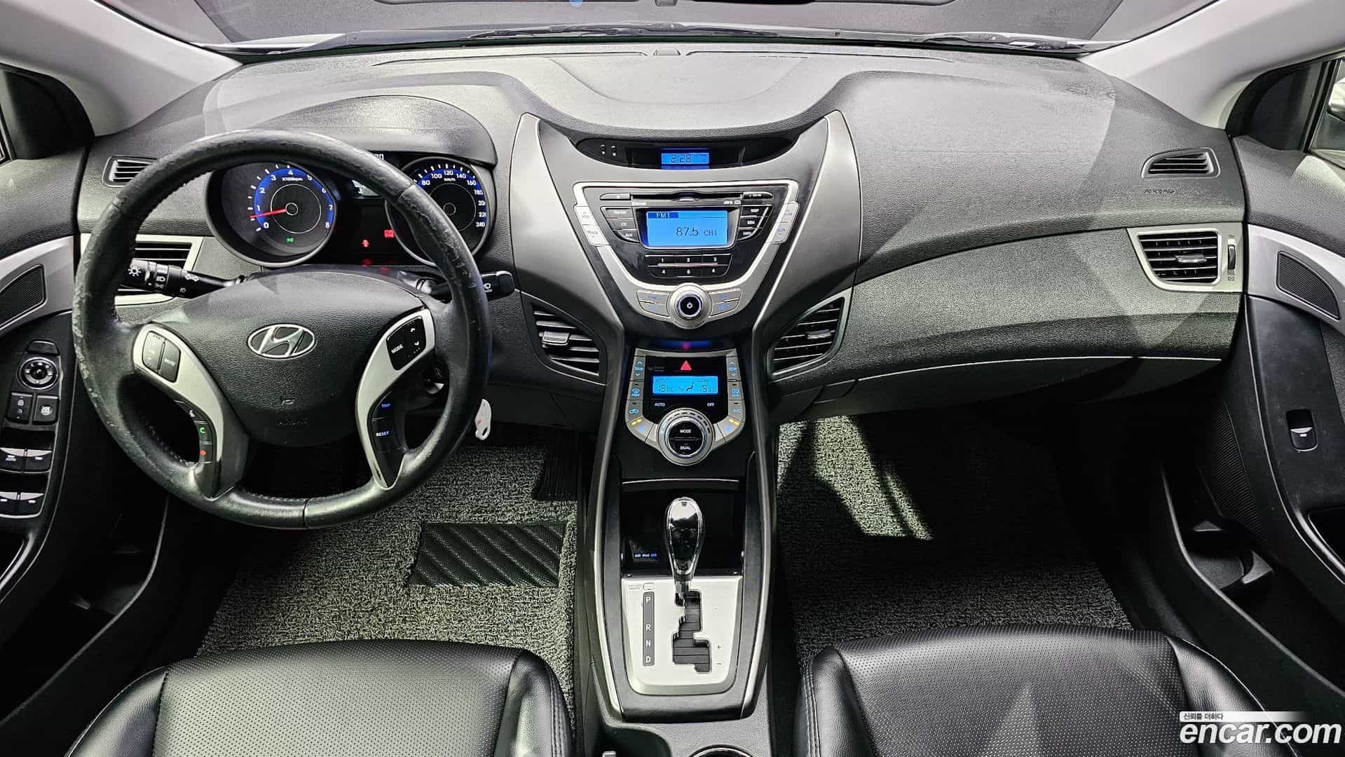 AVANTE Hyundai 2010.9-INNER-007