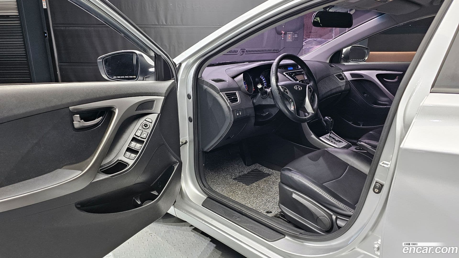 Main__Slider__Photo:AVANTE Hyundai 2010.9-9