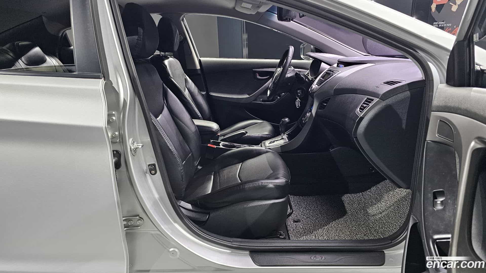 AVANTE Hyundai 2010.9-OPTION-015