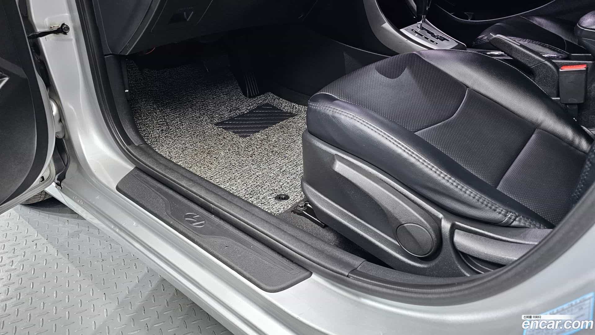 AVANTE Hyundai 2010.9-OPTION-019