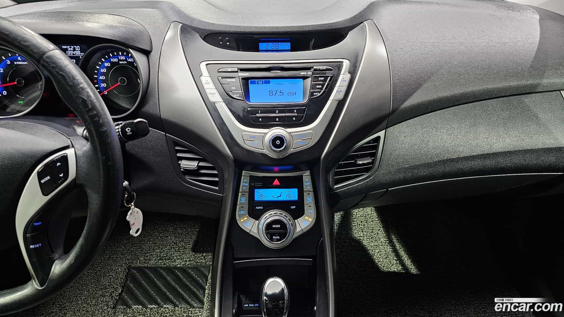 AVANTE Hyundai 2010.9-OPTION-021