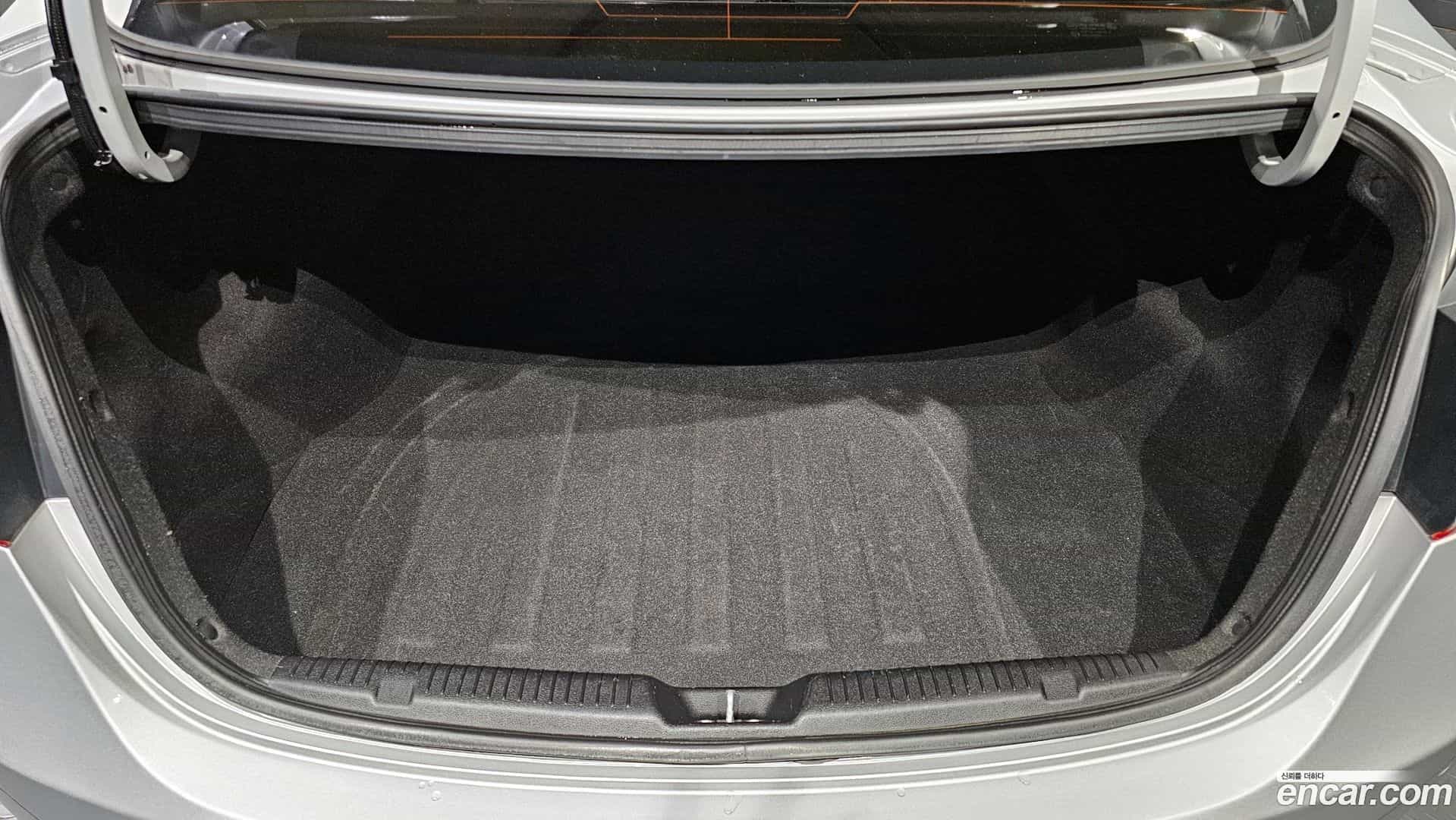 AVANTE Hyundai 2010.9-OPTION-024