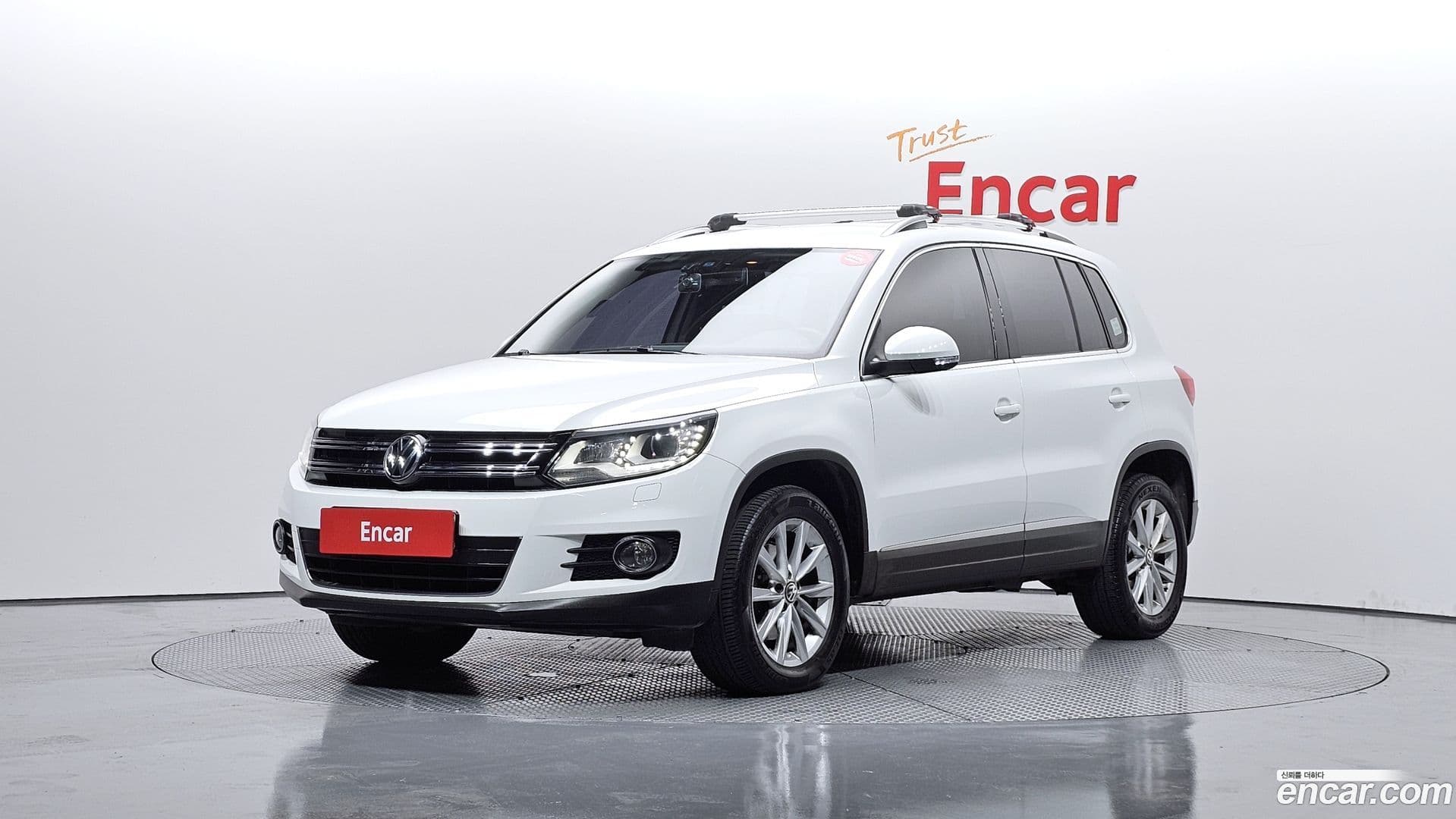 Main__Slider__Photo:Tiguan Volkswagen 2015.11-0