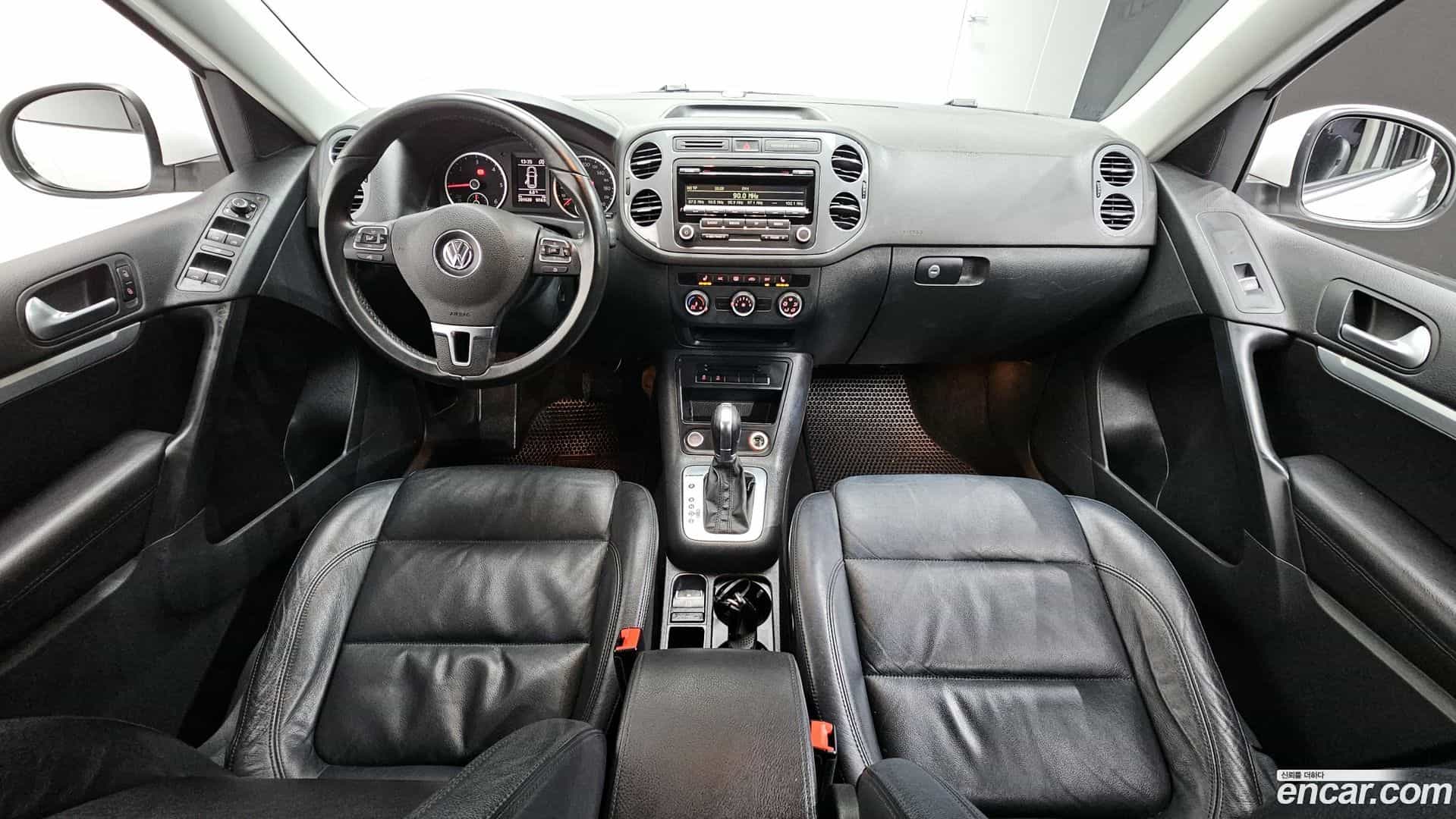Tiguan Volkswagen 2015.11-INNER-007