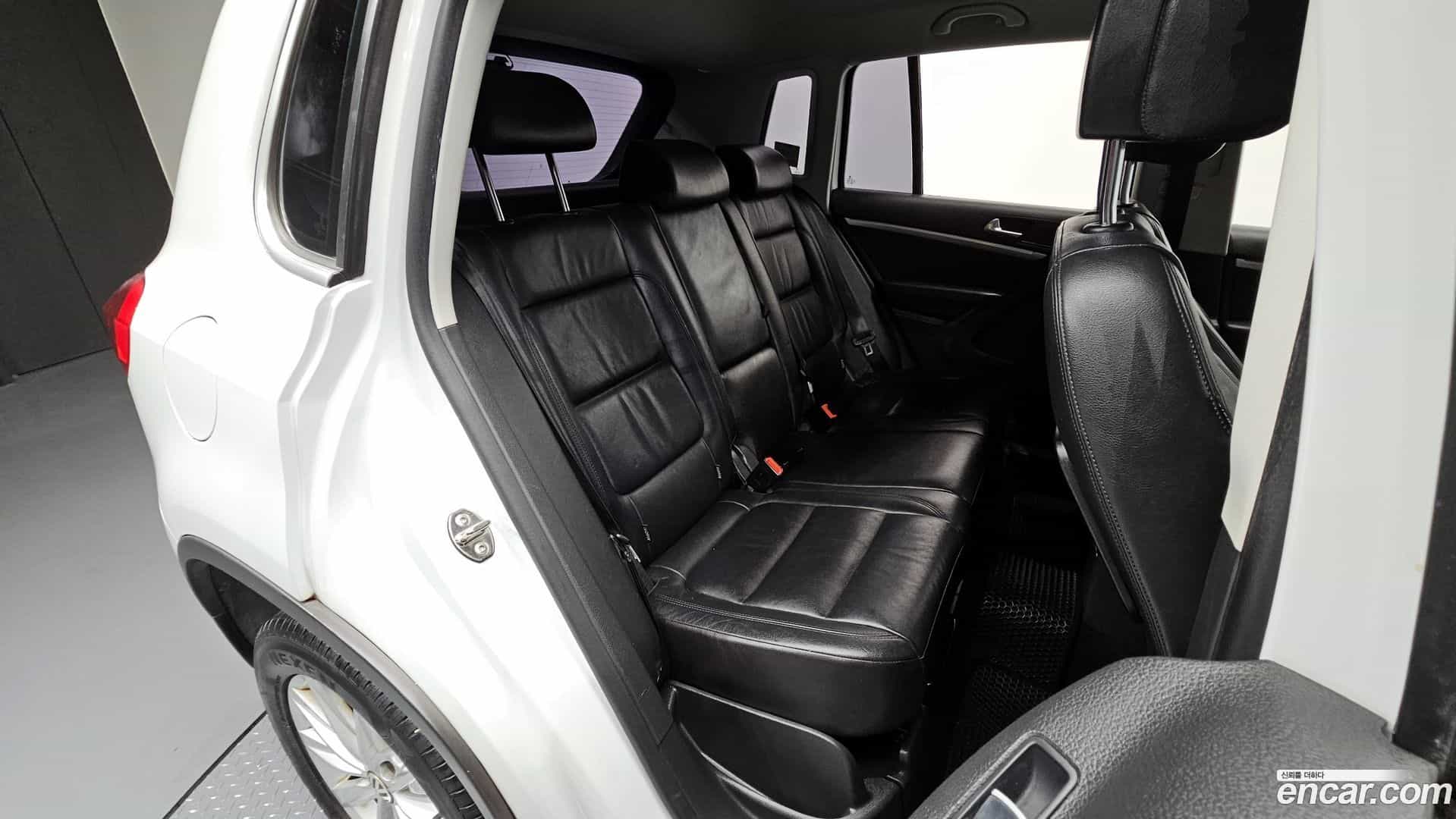 Tiguan Volkswagen 2015.11-OPTION-016