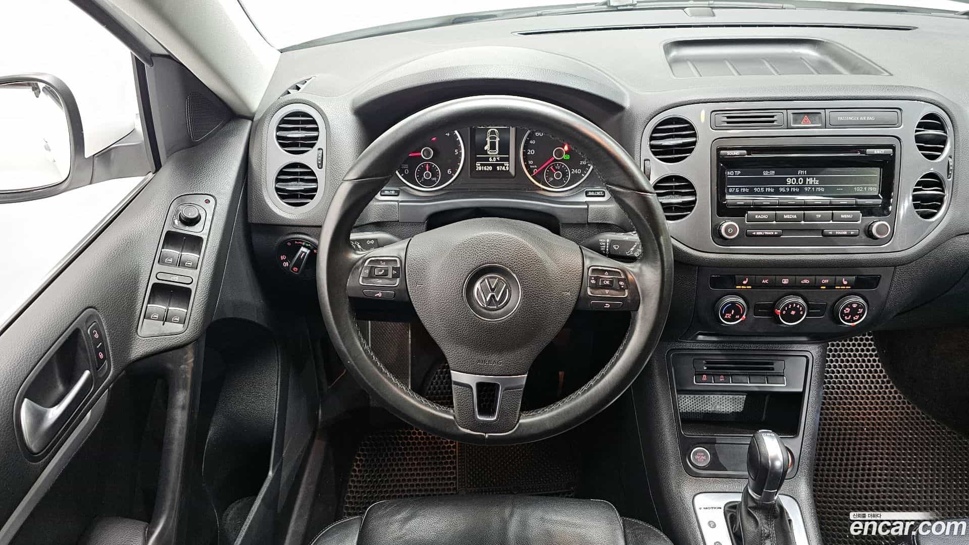 Tiguan Volkswagen 2015.11-OPTION-017