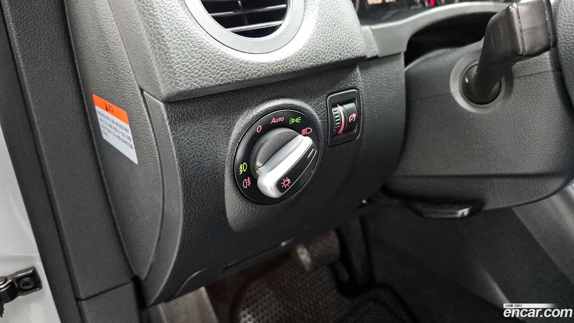 Tiguan Volkswagen 2015.11-OPTION-022