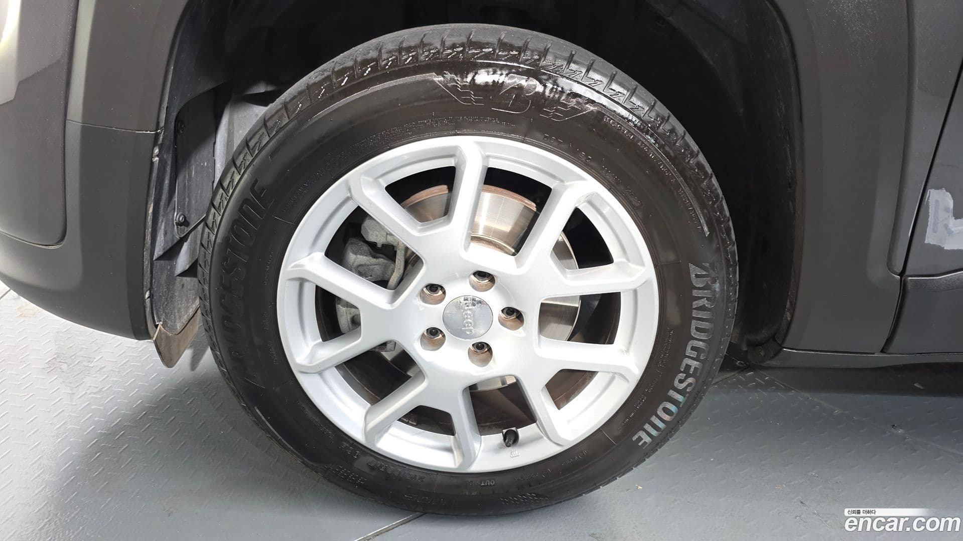 Main__Slider__Photo:Renegade Jeep 2021.2-4