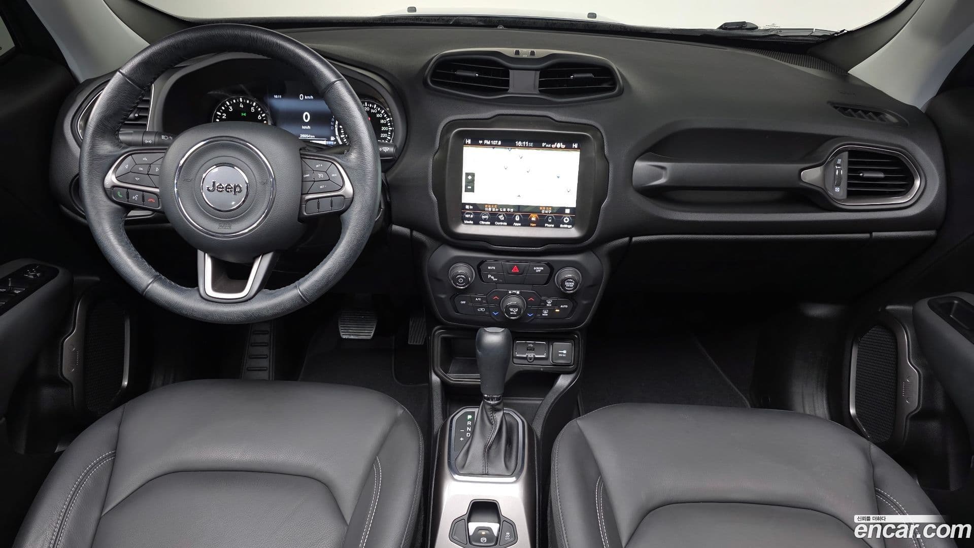 Main__Slider__Photo:Renegade Jeep 2021.2-6