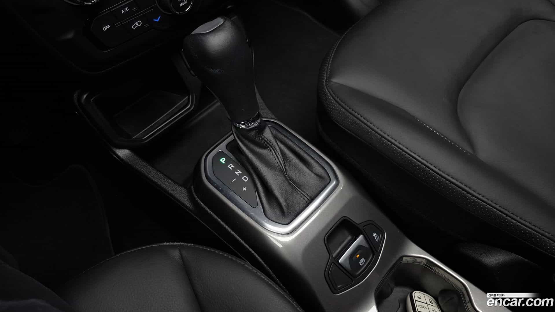 Renegade Jeep 2021.2-INNER-009