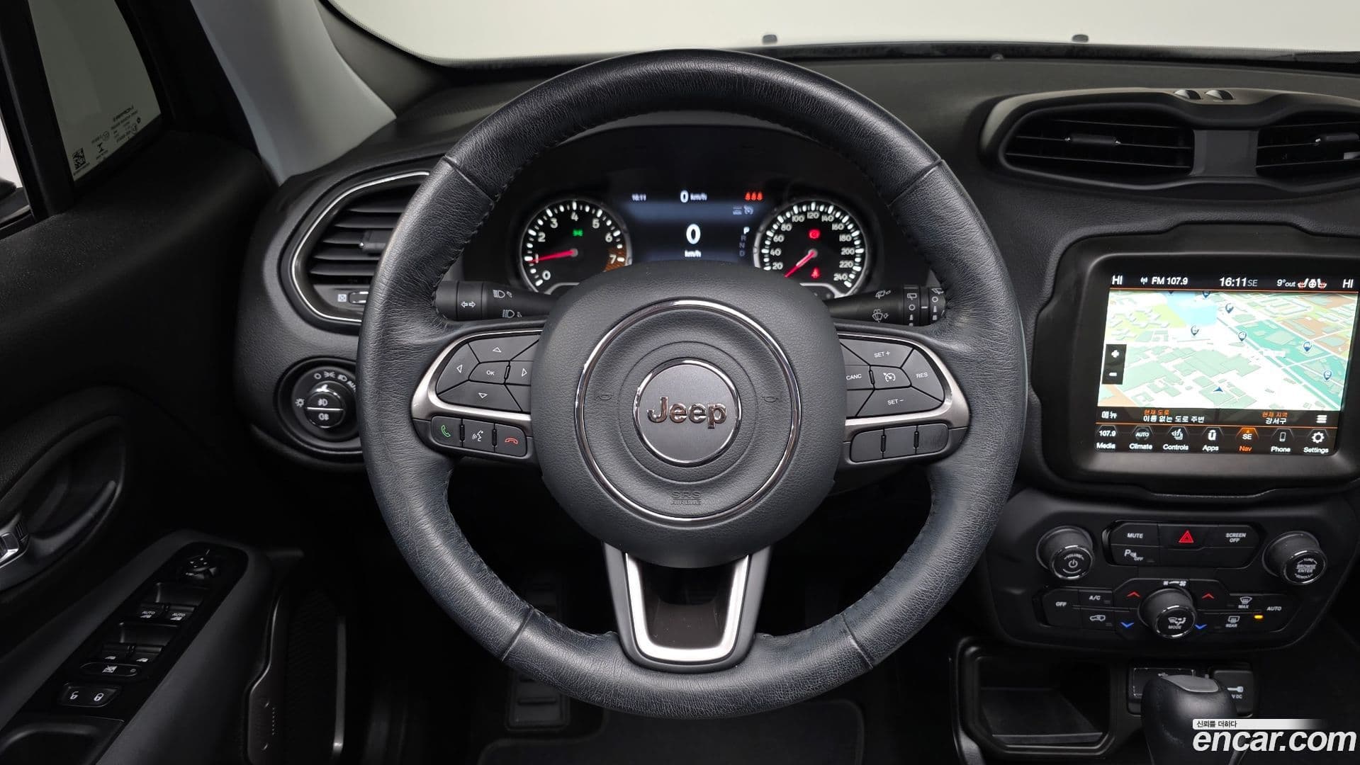 Main__Slider__Photo:Renegade Jeep 2021.2-14