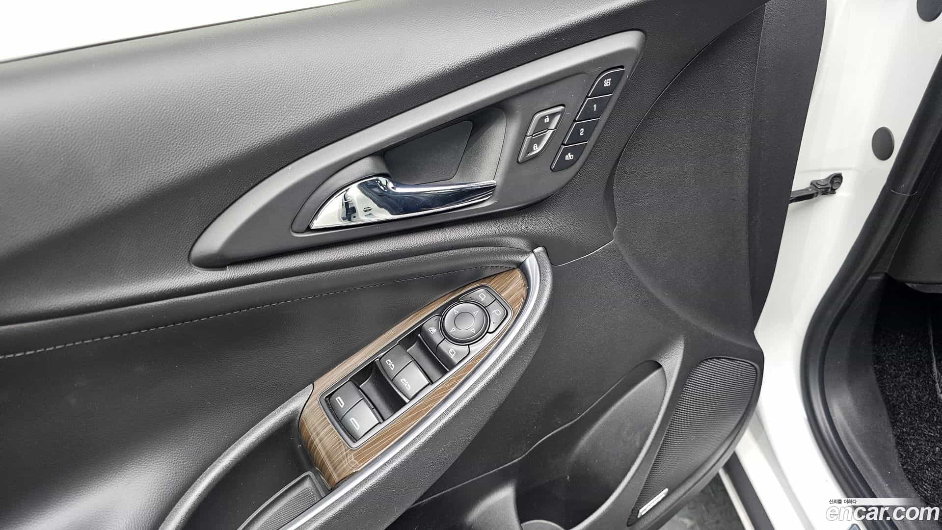 Malibu Chevrolet 2017.8-OPTION-017