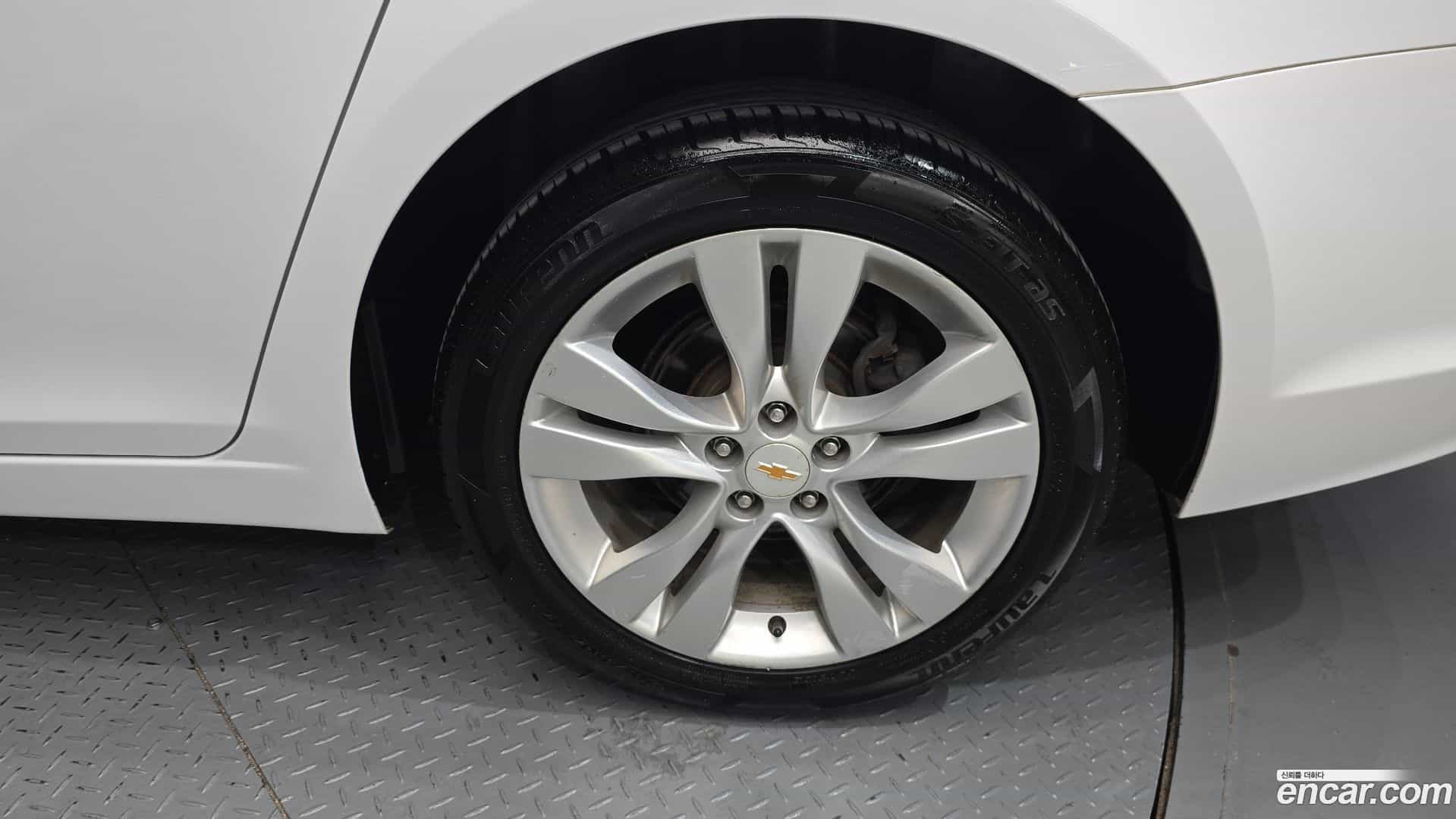 Cruze Chevrolet 2013.4-OUTER-005