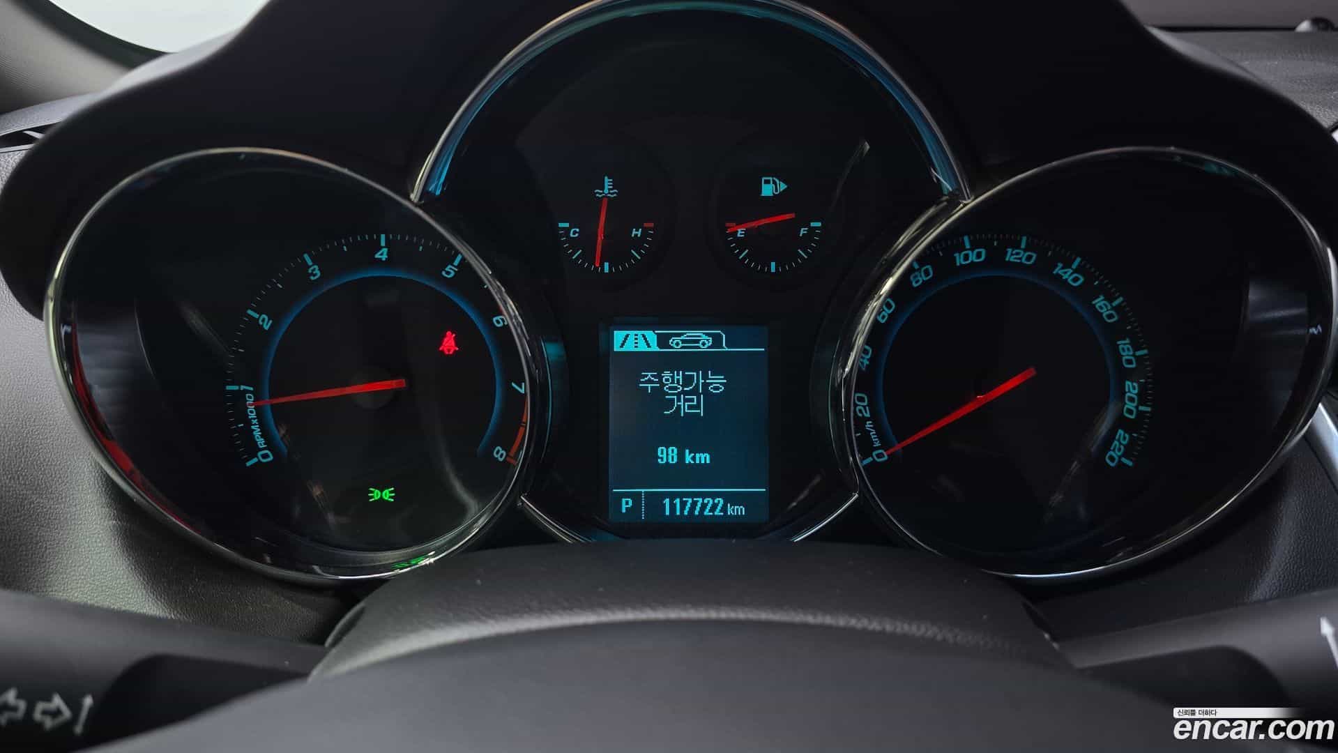 Cruze Chevrolet 2013.4-INNER-008