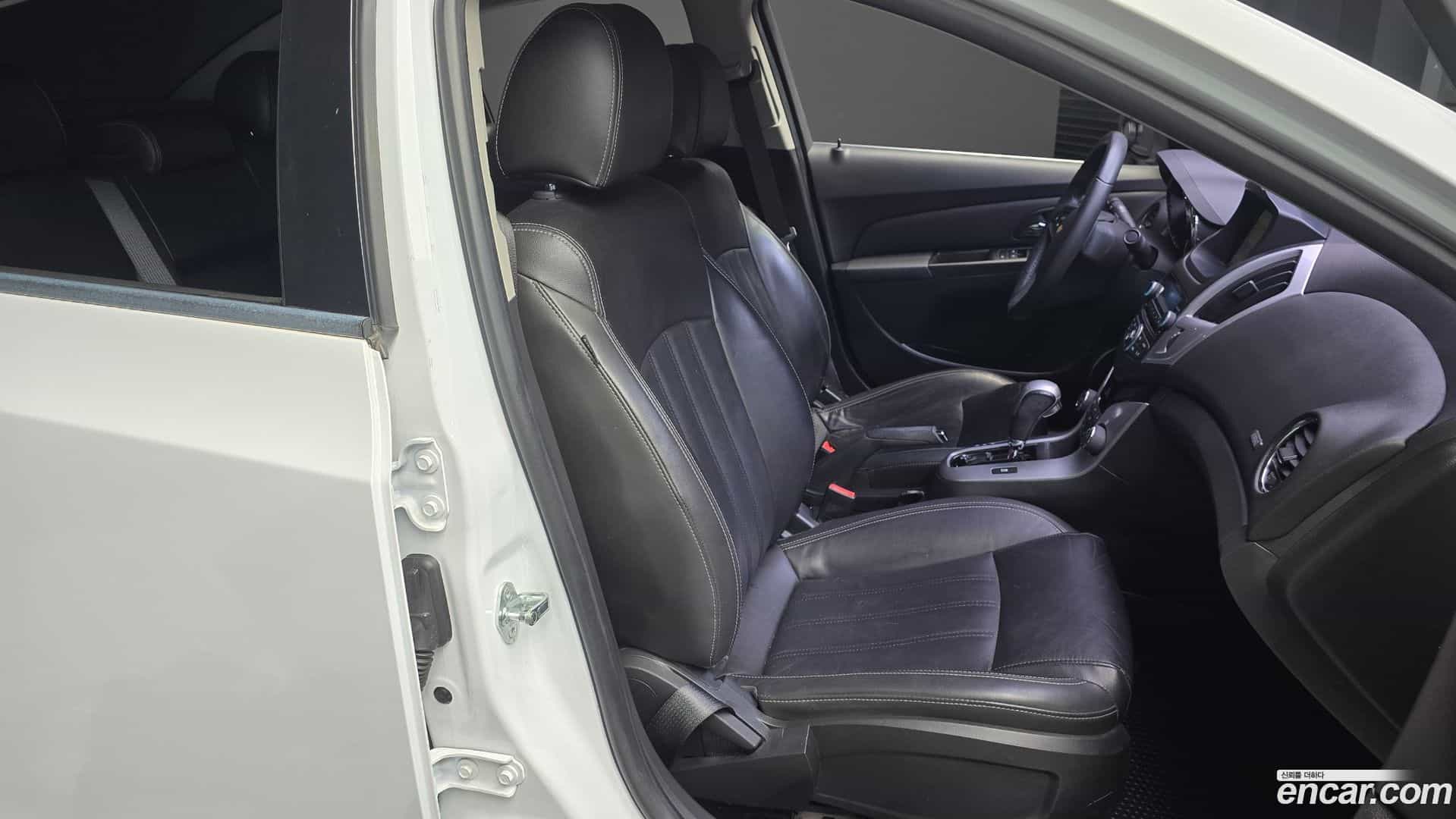 Cruze Chevrolet 2013.4-OPTION-016