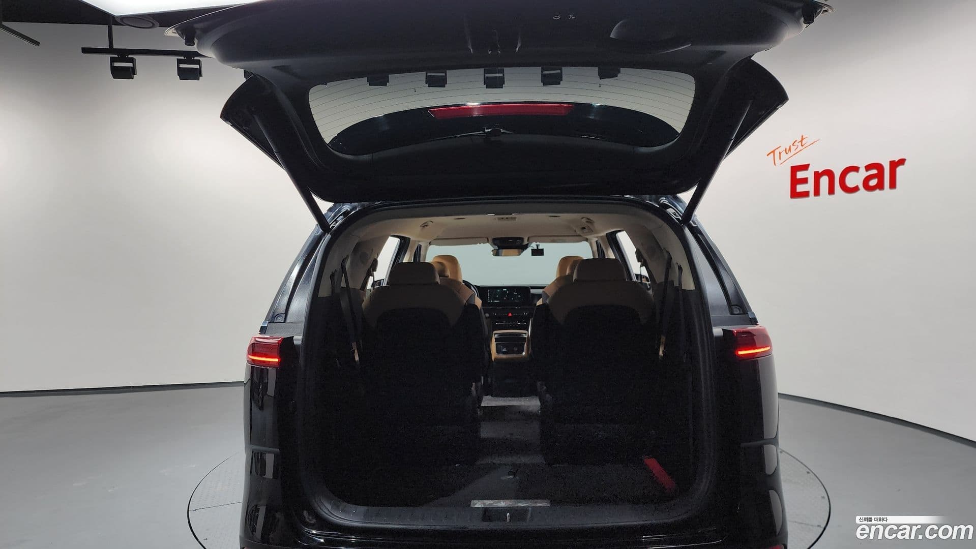 Main__Slider__Photo:Canival Kia 2021.1-19