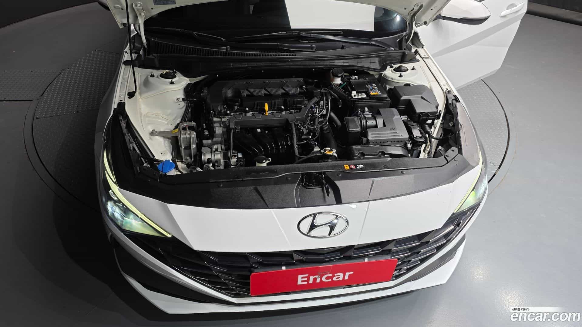 AVANTE Hyundai 2020.5-INNER-006