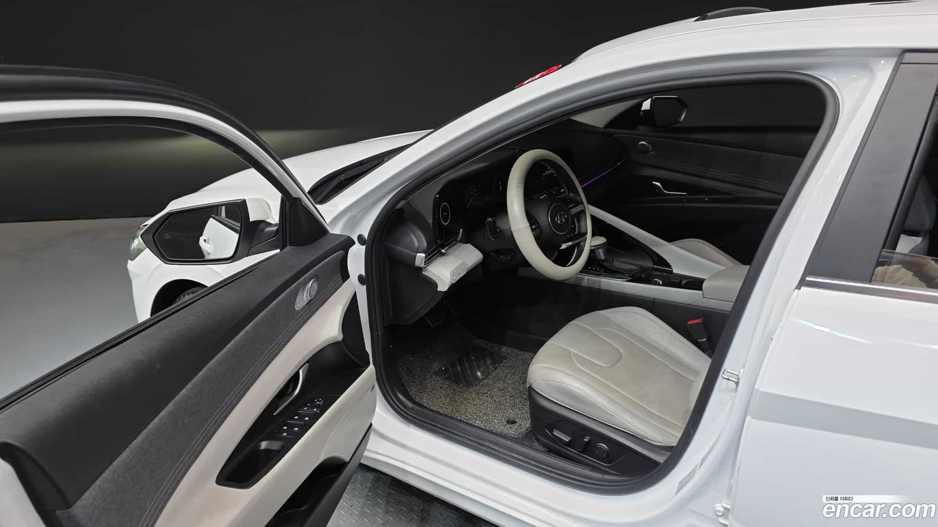 AVANTE Hyundai 2020.5-INNER-010