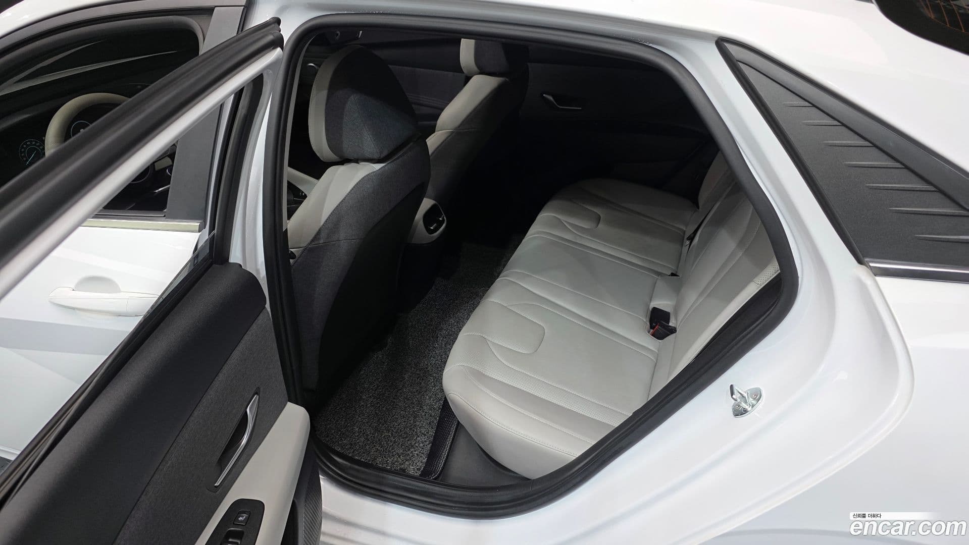 Main__Slider__Photo:AVANTE Hyundai 2020.5-10