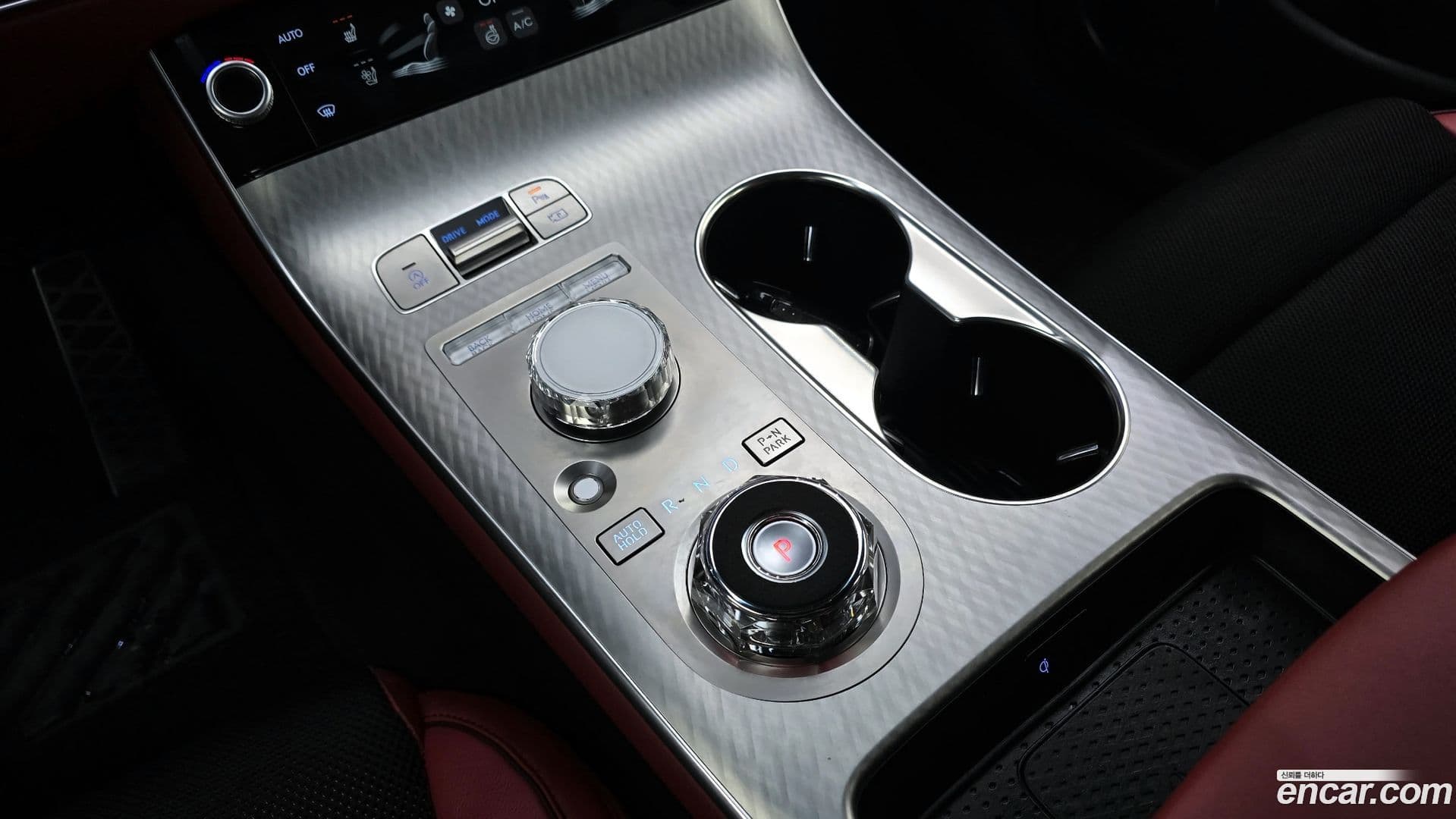 Main__Slider__Photo:GV70 Genesis 2024.10-8