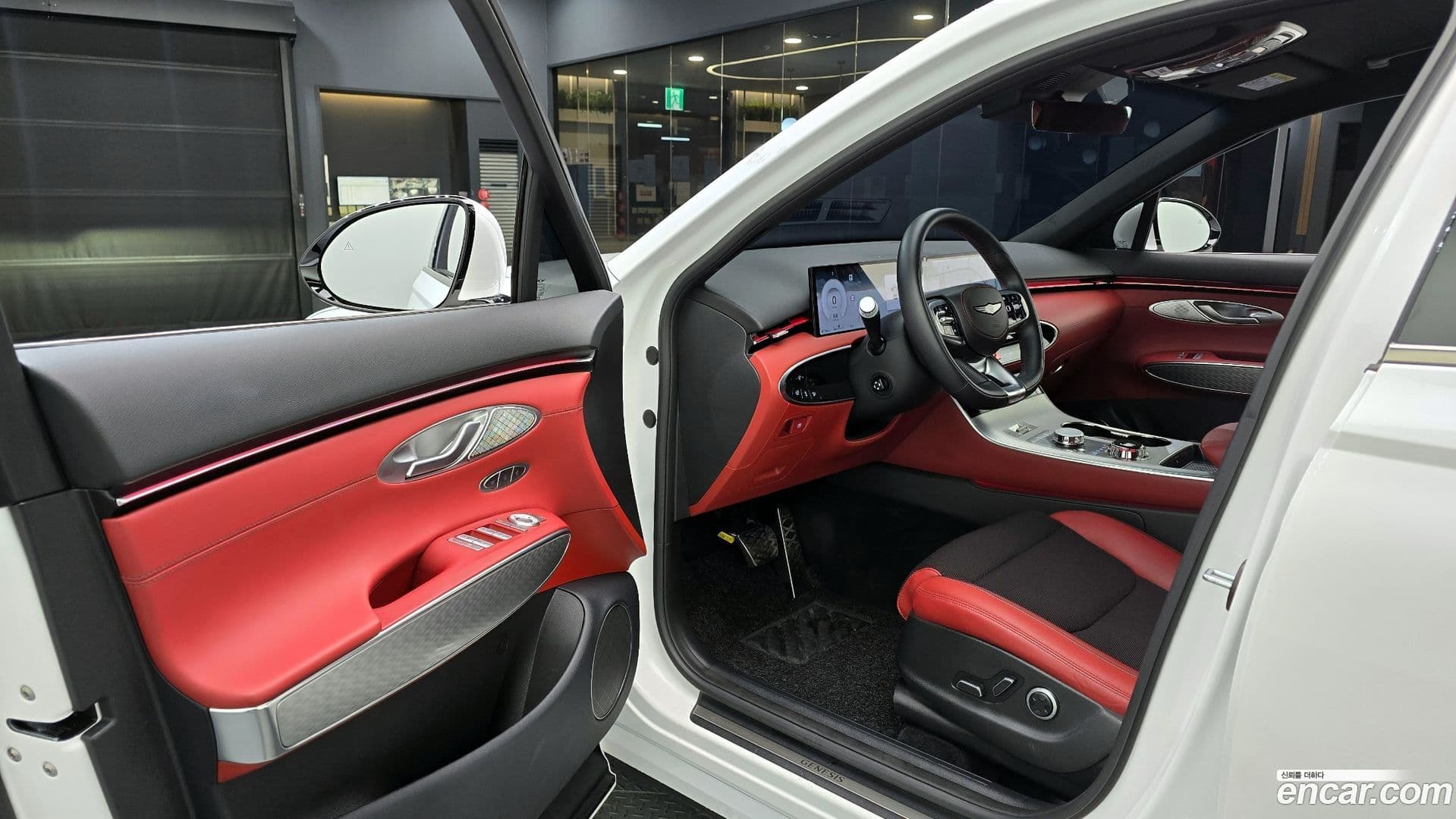 Main__Slider__Photo:GV70 Genesis 2024.10-10