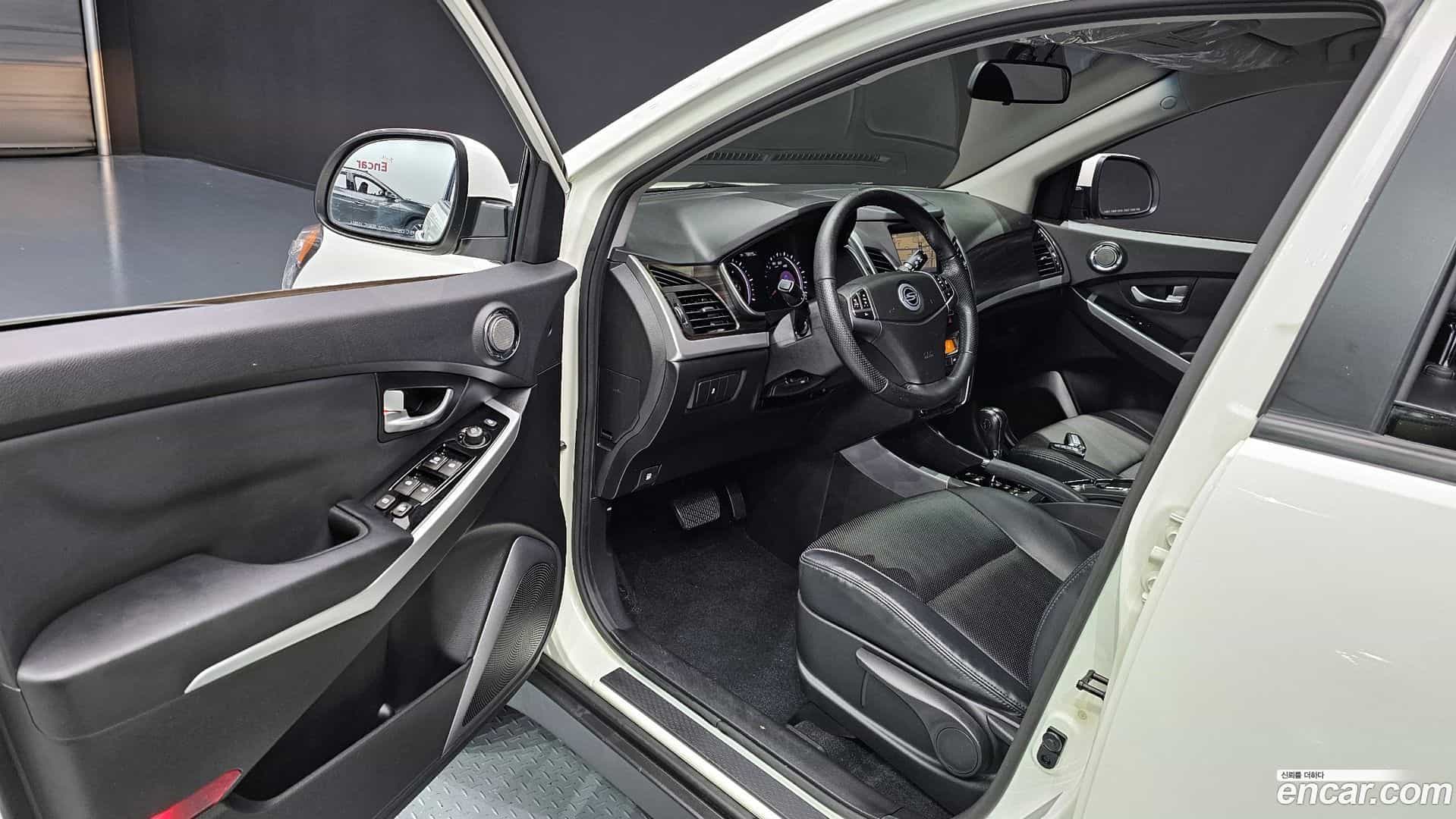 KORANDO KG_Mobility_Ssangyong 2014.0-OPTION-015